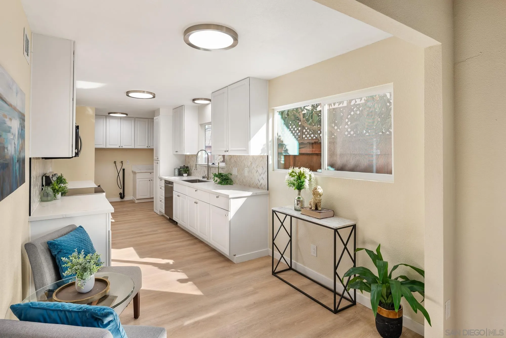 https://cdn.realtyfeed.com/cdn/127/260025678/a4dba8facb4f37475fc0654d6a631995.webp