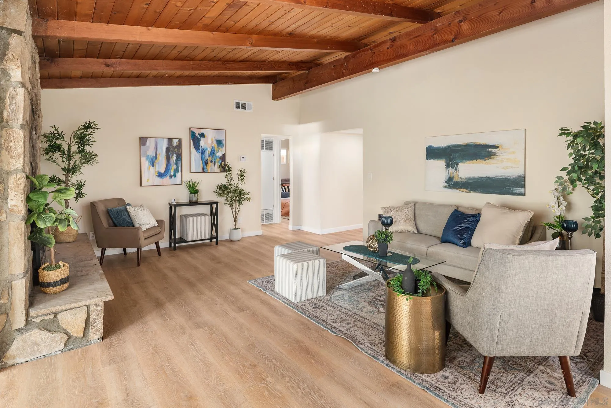 https://cdn.realtyfeed.com/cdn/127/260025678/c11ff0e69ccff86c6c7263a14ee34f9d.webp