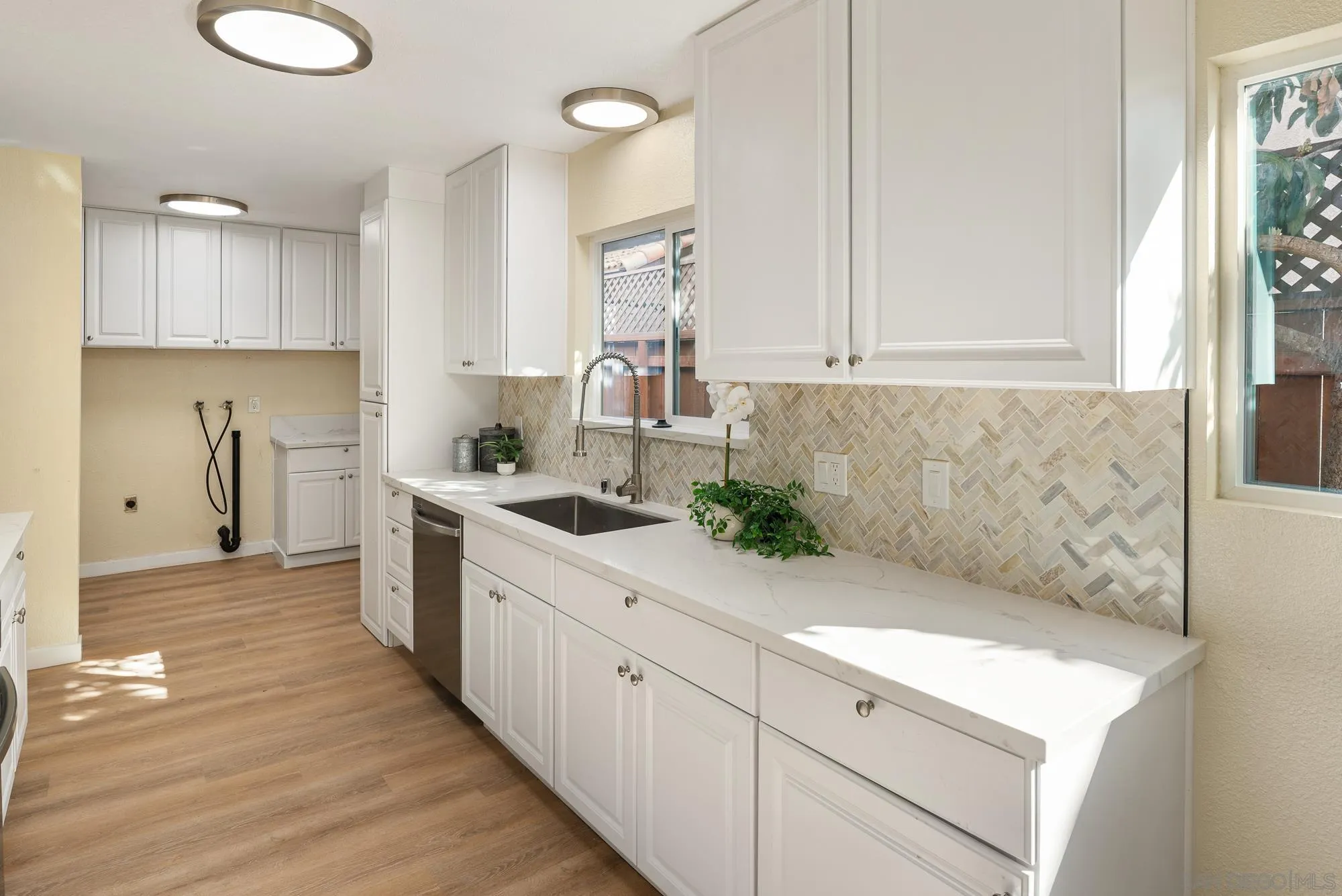 https://cdn.realtyfeed.com/cdn/127/260025678/e62b4a6b9fbab80aee0f2b3090f26d52.webp