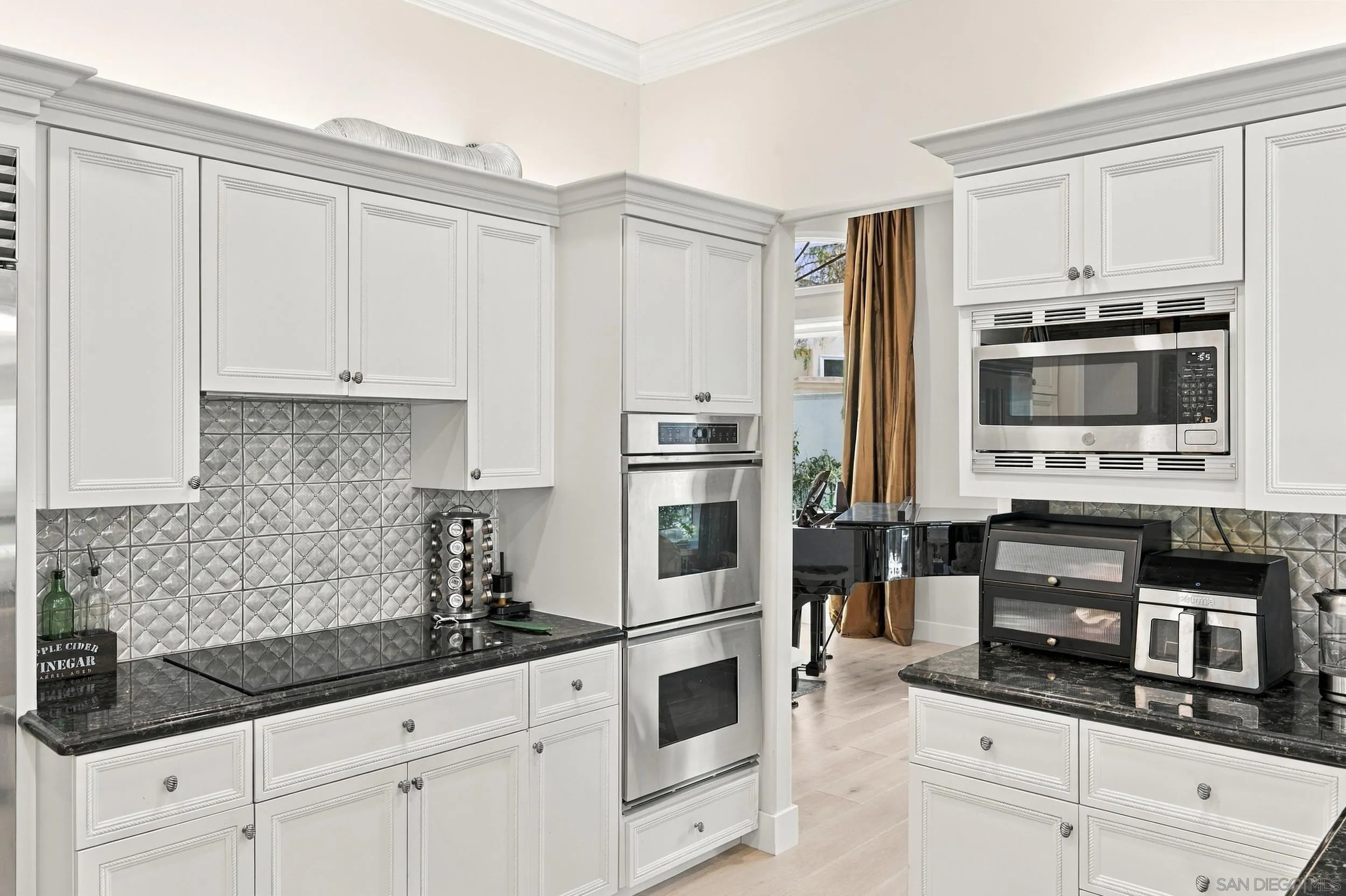 https://cdn.realtyfeed.com/cdn/127/260025683/cdef8fbd19e4da583b7af53b9f4b3877.webp
