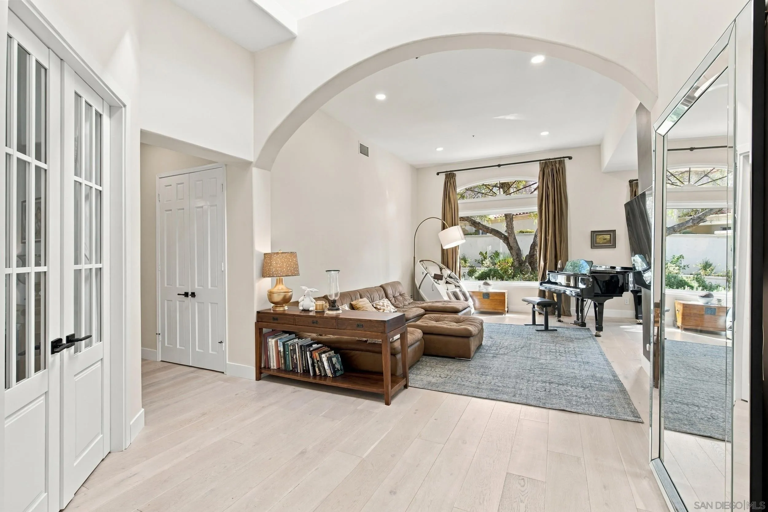 https://cdn.realtyfeed.com/cdn/127/260025683/fd8839c9d9b9d9ade696301273bee4fb.webp