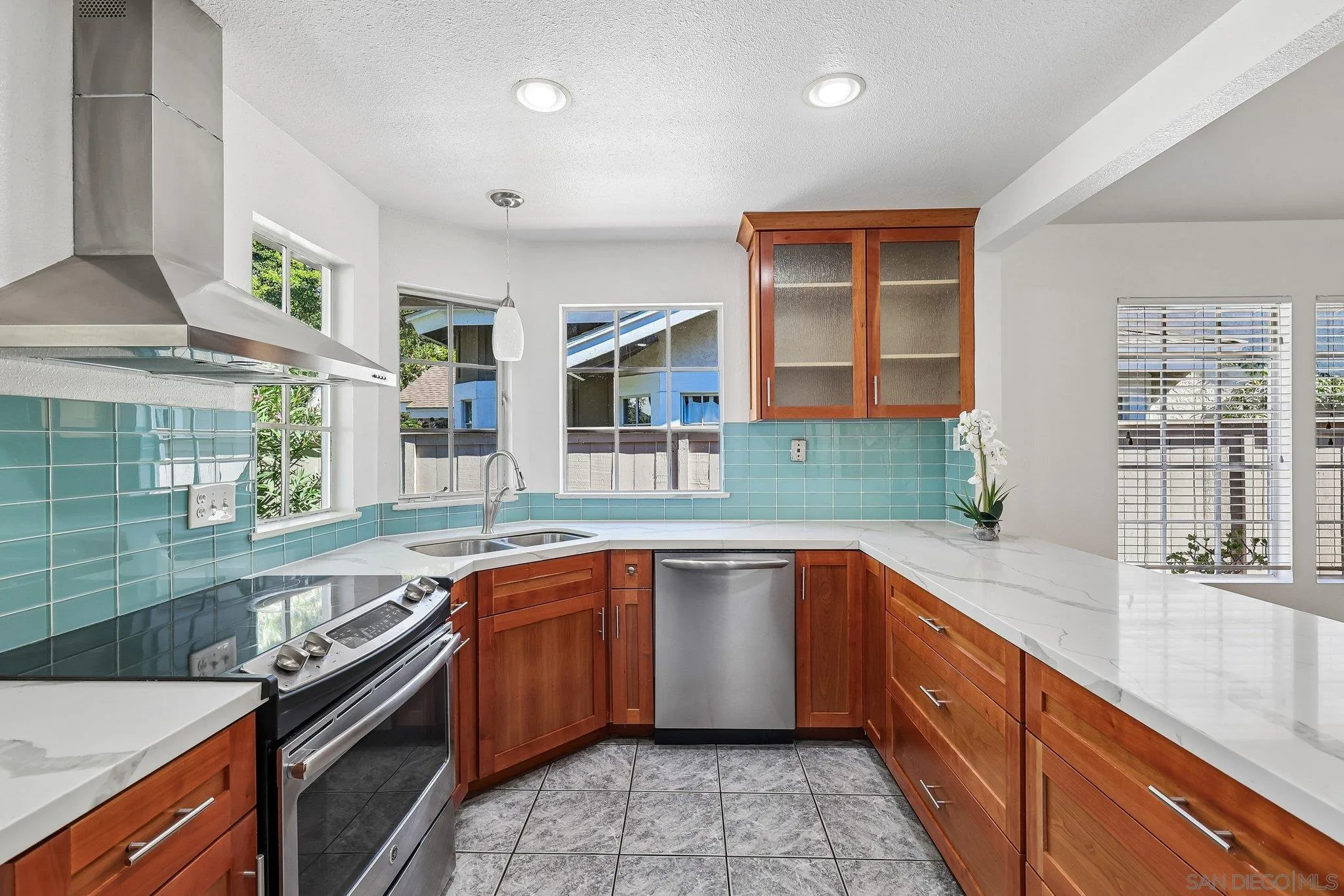 https://cdn.realtyfeed.com/cdn/127/260025685/9be43c3e8e516a5239f52beefb7f1e36.webp
