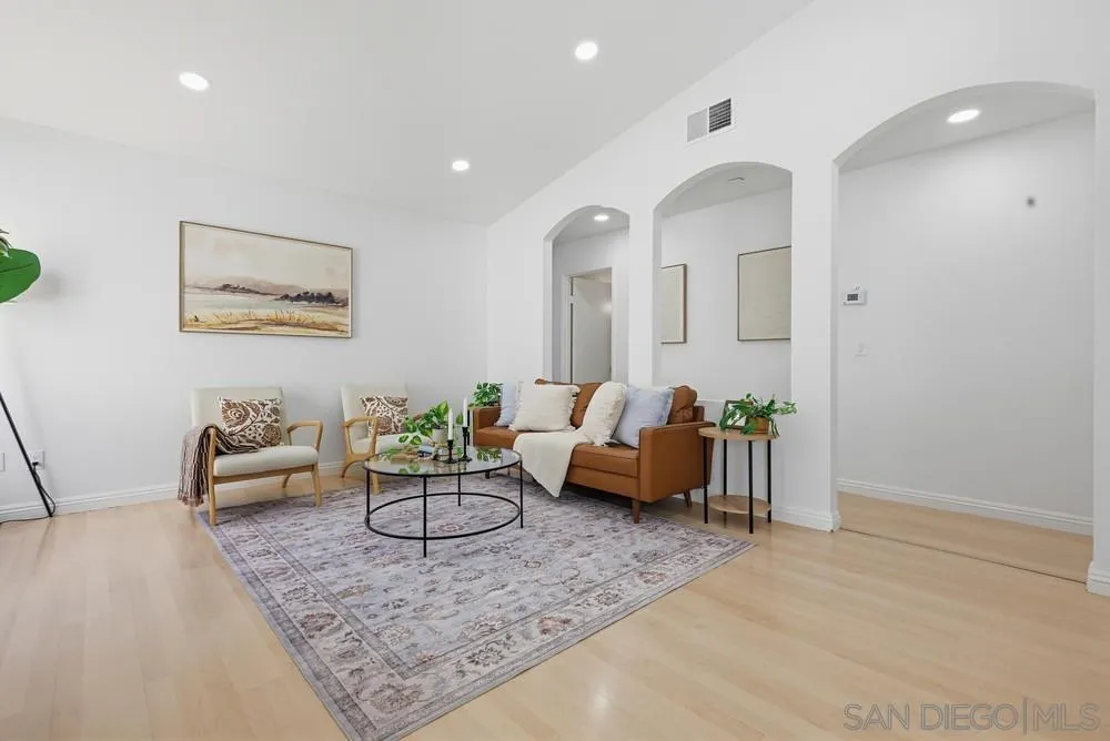 https://cdn.realtyfeed.com/cdn/127/260025689/094cb5b4e9ff6f2663c3259ea7a1b4b3.webp