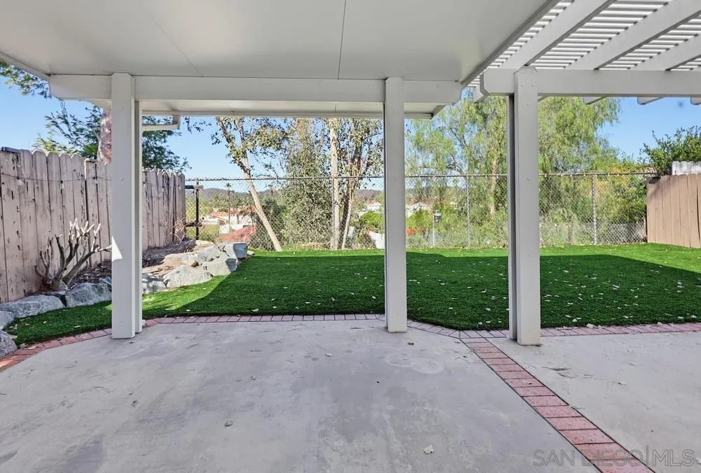 https://cdn.realtyfeed.com/cdn/127/260025689/2f55f802548100f9fee5f1f437f8b0fb.webp
