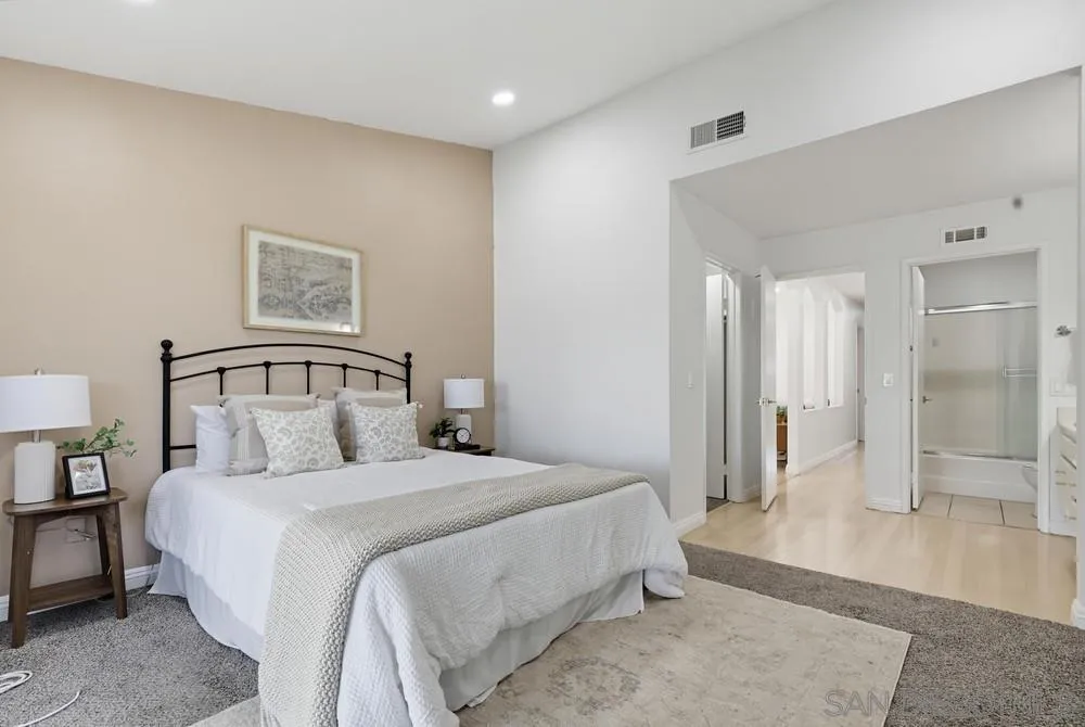 https://cdn.realtyfeed.com/cdn/127/260025689/2facaa6819d76084304808fc0fccd10e.webp