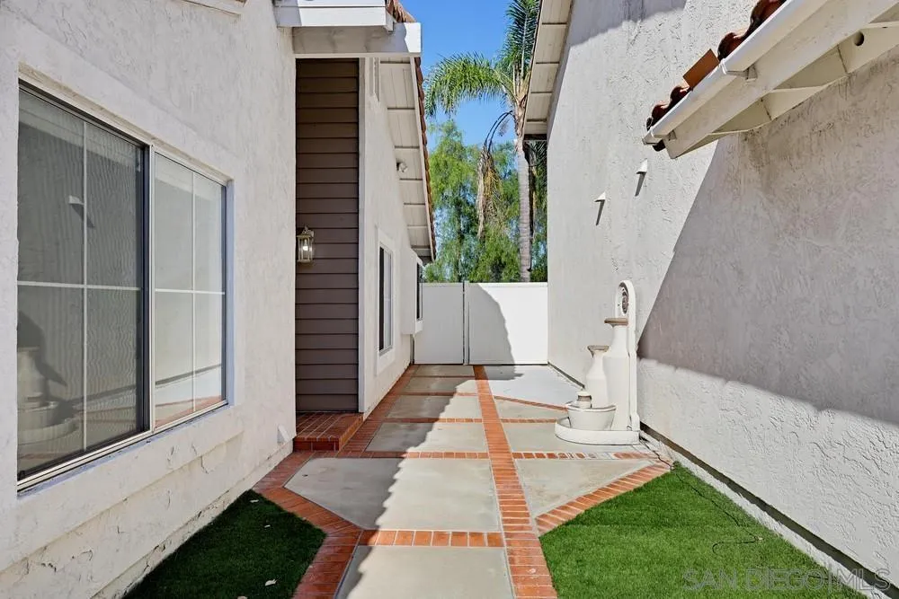 https://cdn.realtyfeed.com/cdn/127/260025689/760c78136f3d5ff81cd80cbd56a7033d.webp