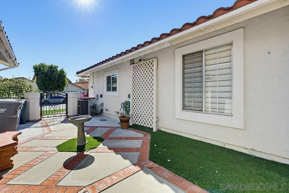 https://cdn.realtyfeed.com/cdn/127/260025689/b6a0cf52cfc112e92c22350c04995b57.webp