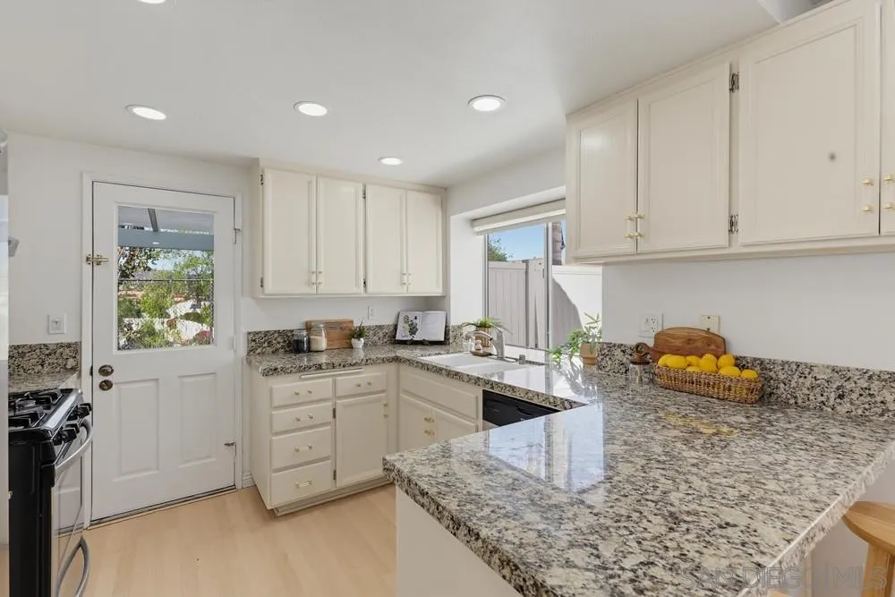 https://cdn.realtyfeed.com/cdn/127/260025689/c1fed9c701b17596d282f0efaef12bb4.webp