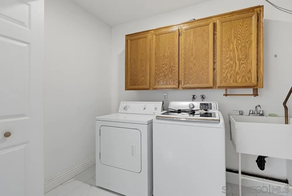 https://cdn.realtyfeed.com/cdn/127/260025689/c6eea3c65e4edba8a0899342a4d10cf9.webp