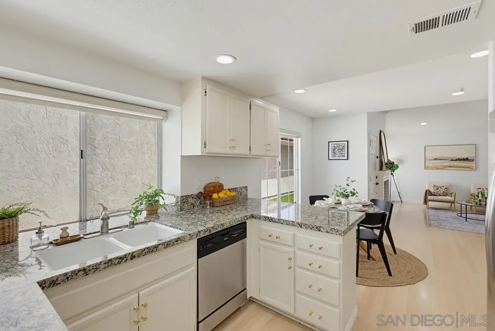 https://cdn.realtyfeed.com/cdn/127/260025689/cd92b39972de68382744203994acfaee.webp