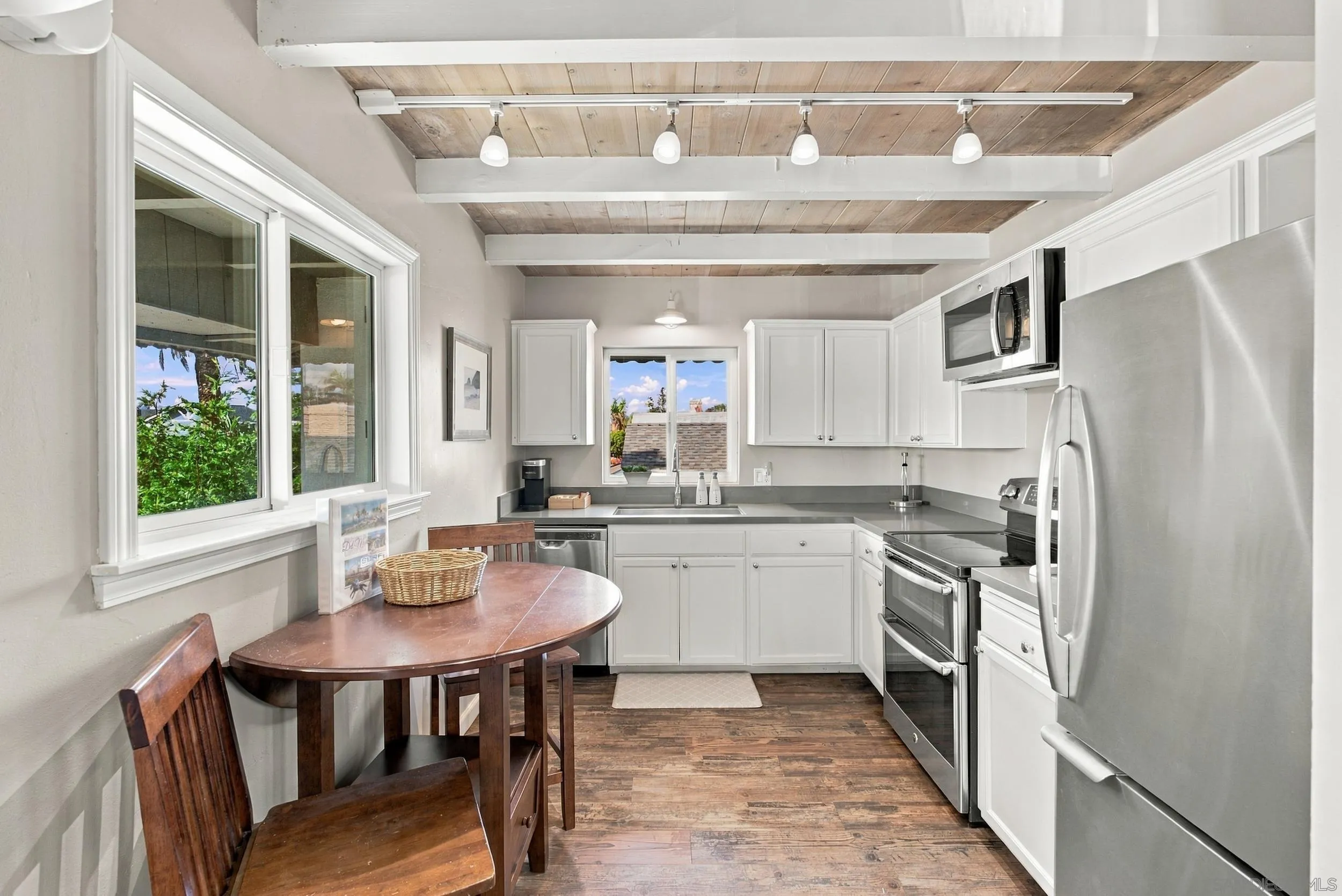 1817-19 Coast Blvd, Del Mar, CA 92014 Kitchen for Upper Unit