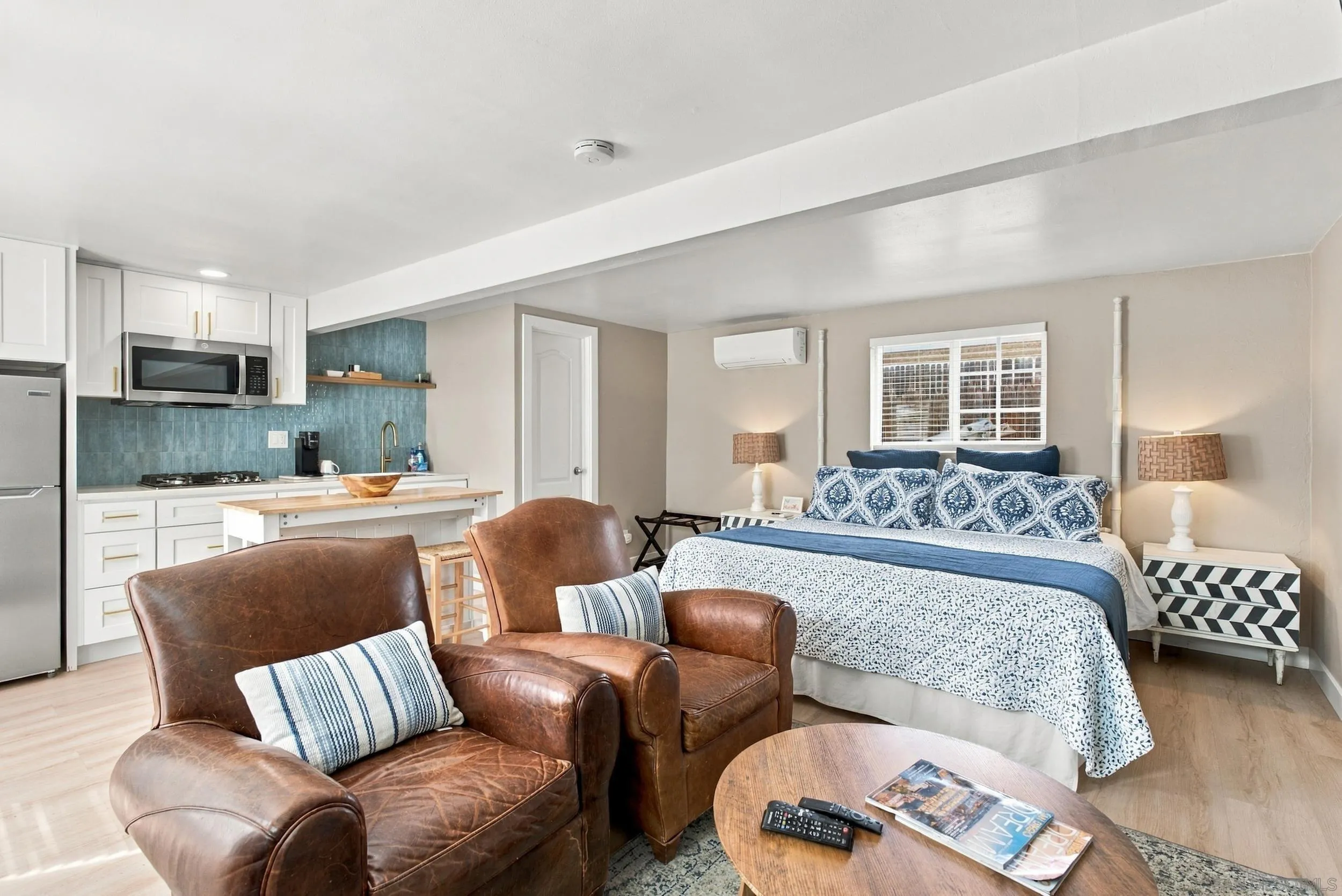 1817-19 Coast Blvd, Del Mar, CA 92014 Studio