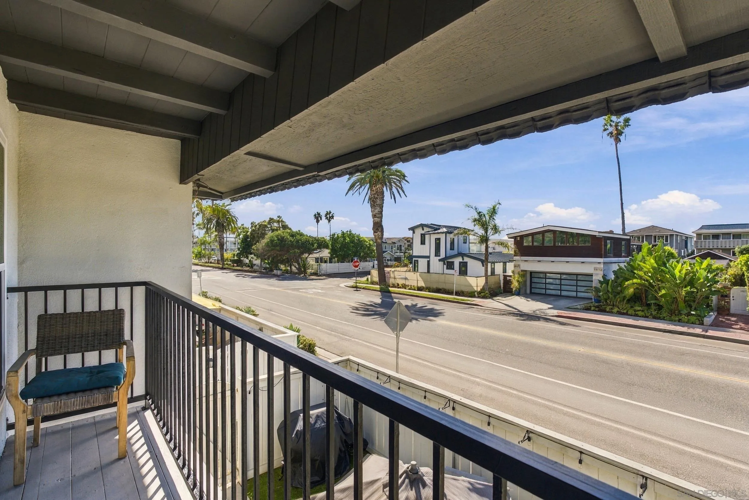1817-19 Coast Blvd, Del Mar, CA 92014 Balcony for upper unit