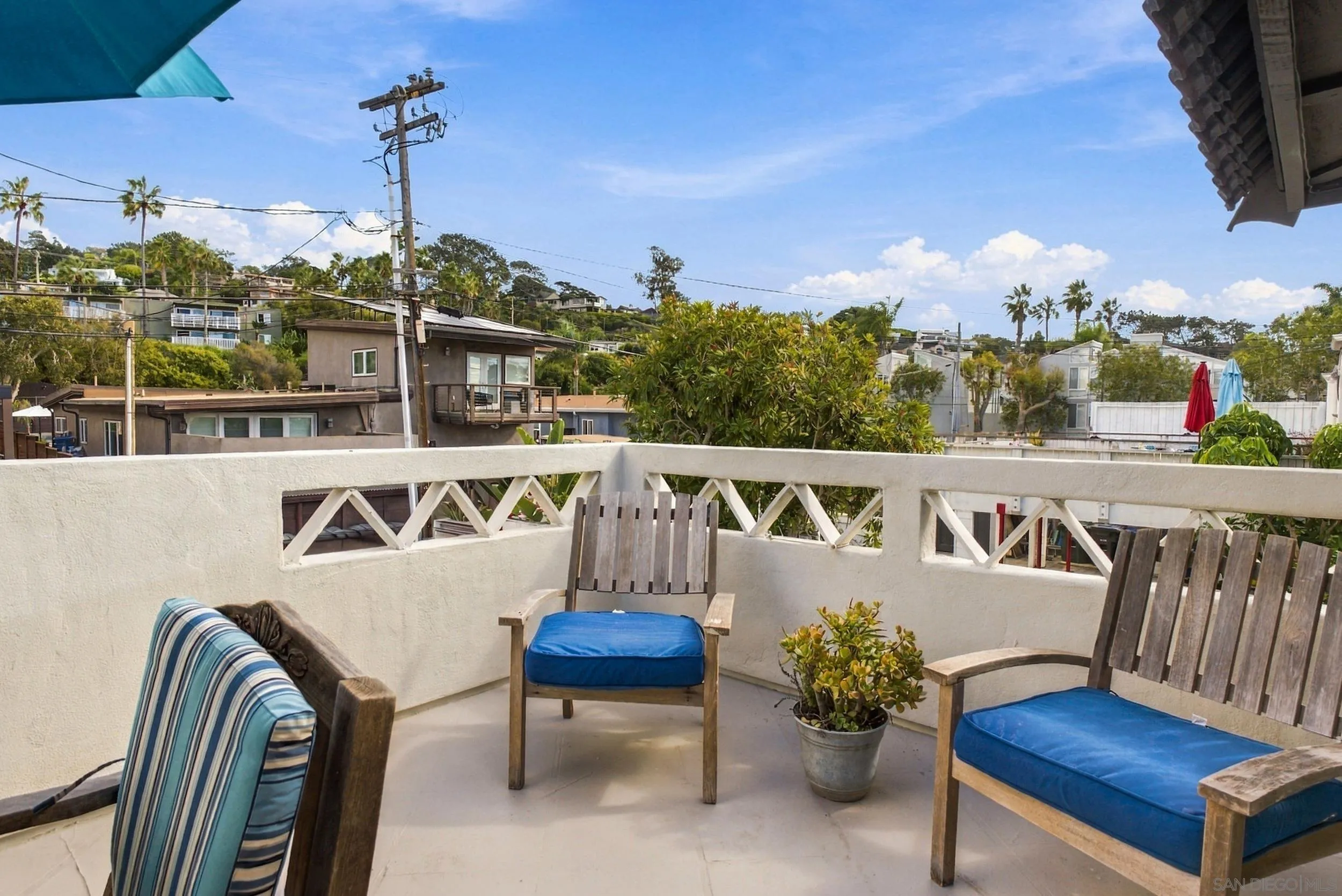 1817-19 Coast Blvd, Del Mar, CA 92014 Patio Deck For Upper Unit