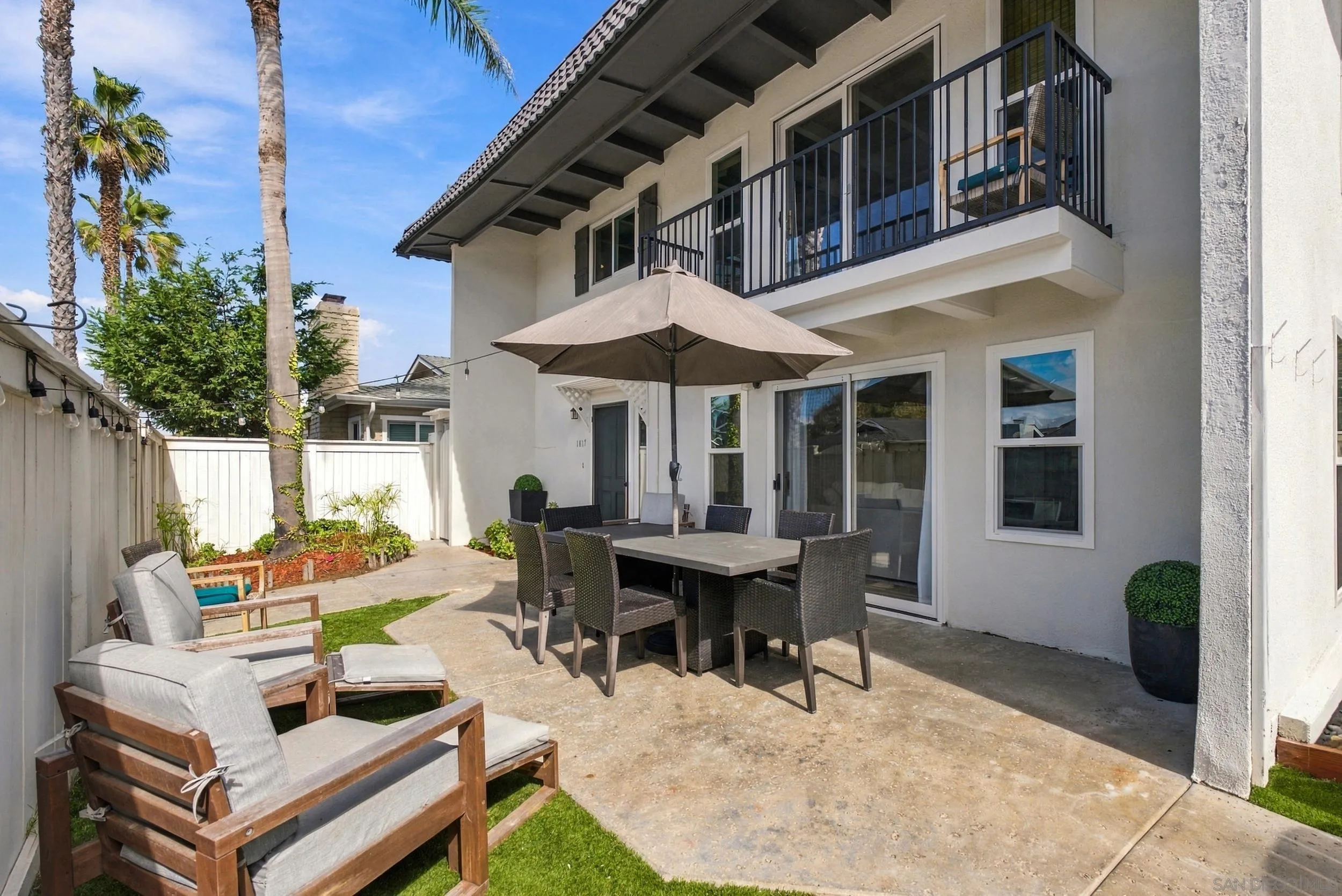 1817-19 Coast Blvd, Del Mar, CA 92014 Front Patio for Lower Unit