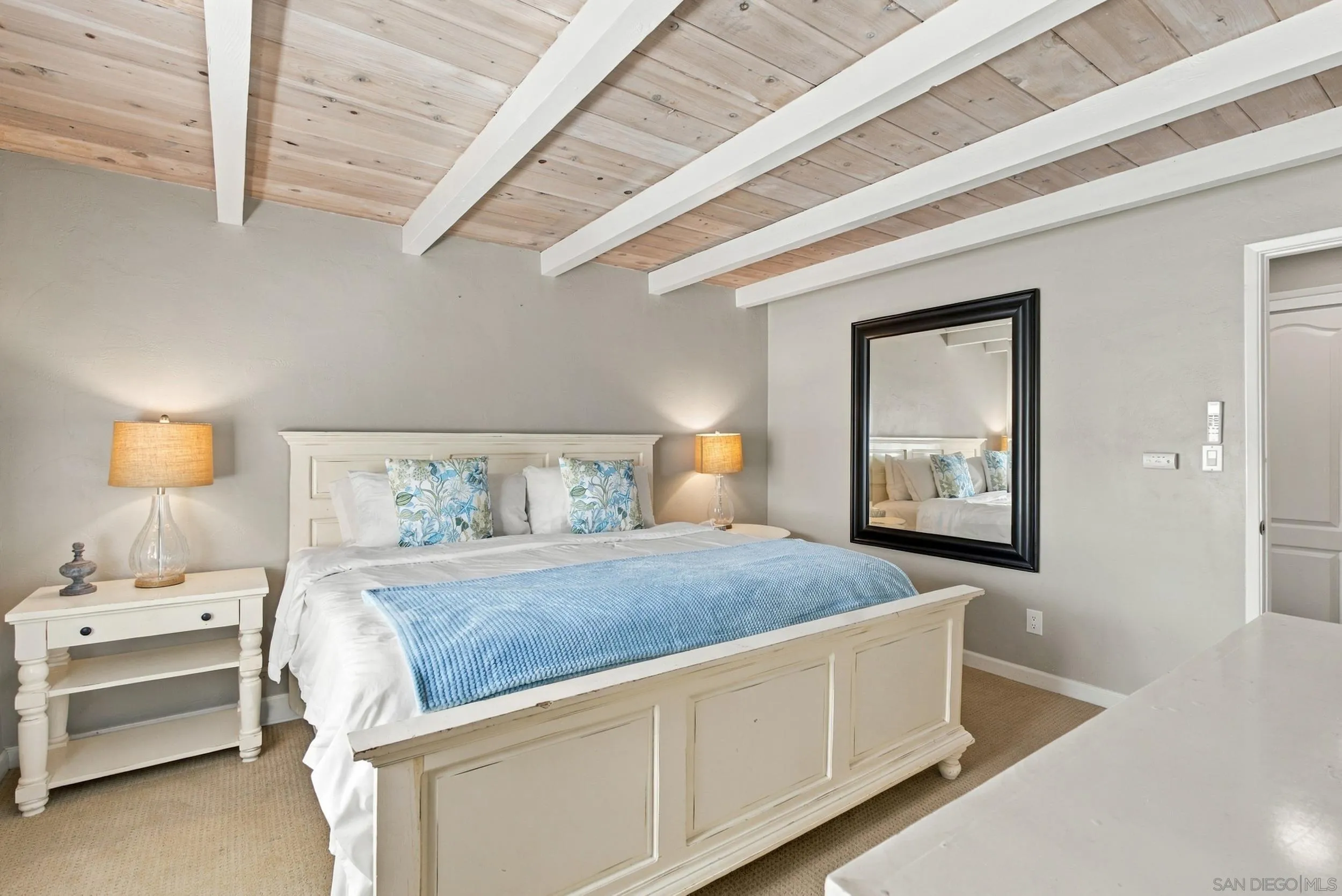1817-19 Coast Blvd, Del Mar, CA 92014 Bedroom 1 for upper unit