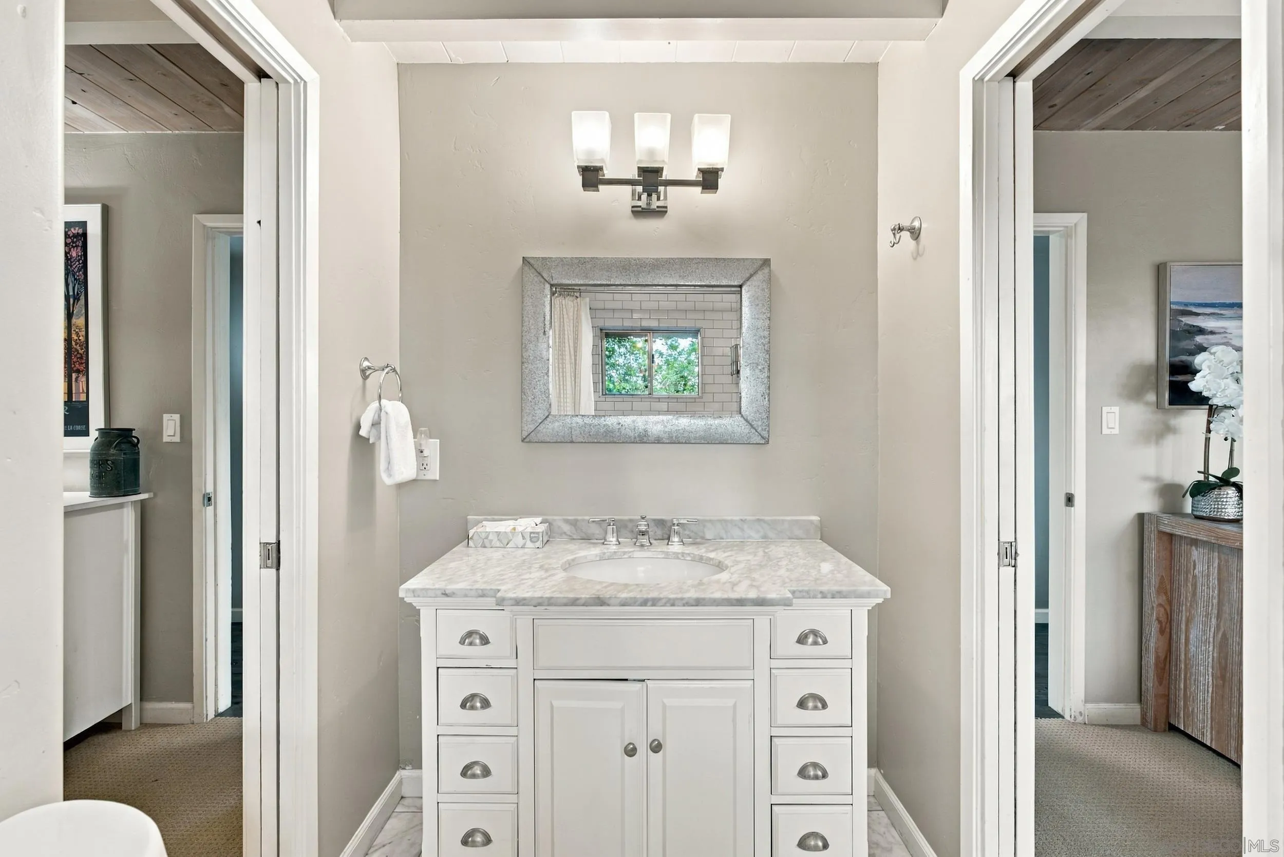 1817-19 Coast Blvd, Del Mar, CA 92014 Bathroom 2 for upper unit