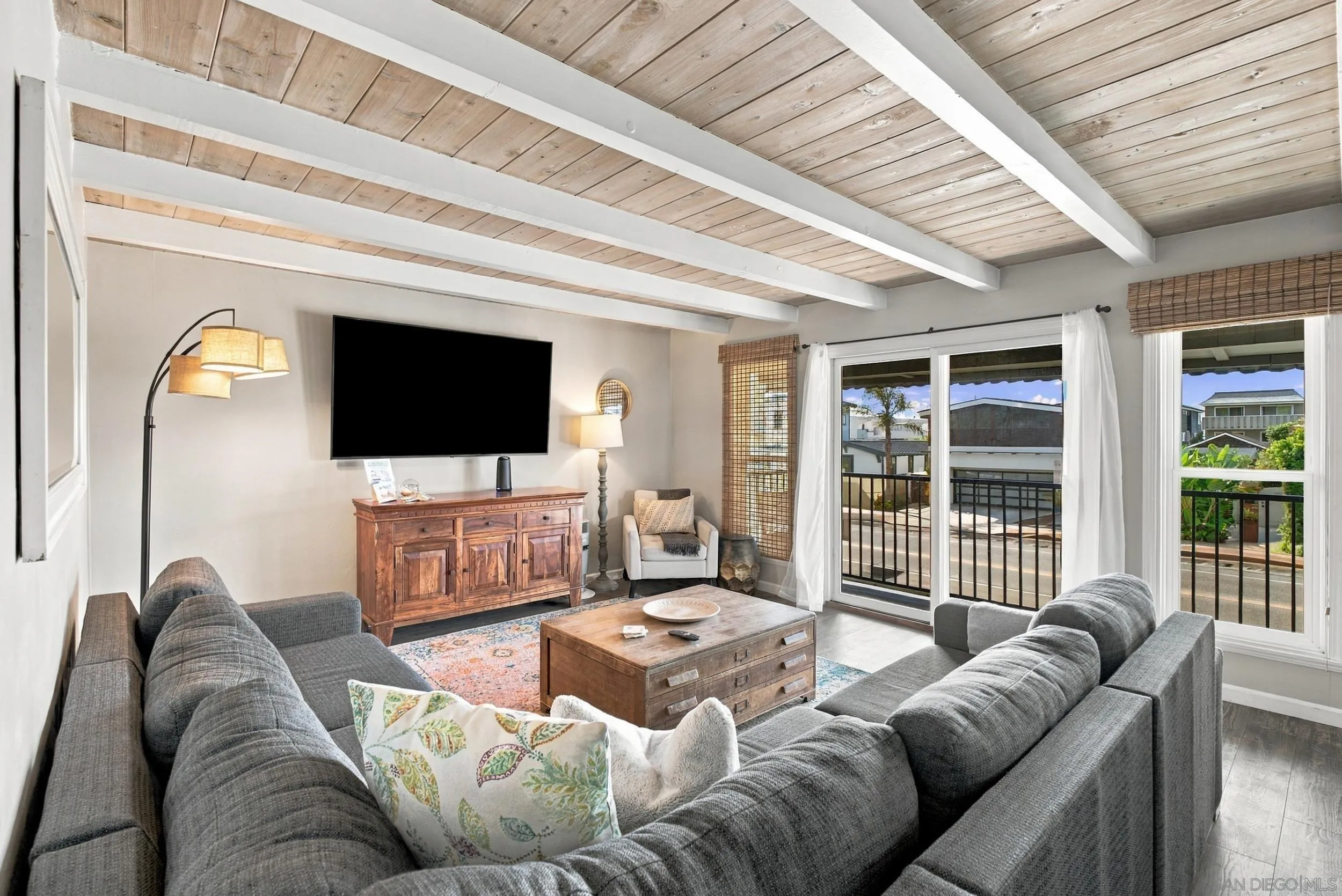 1817-19 Coast Blvd, Del Mar, CA 92014 Living Room for Upper Unit
