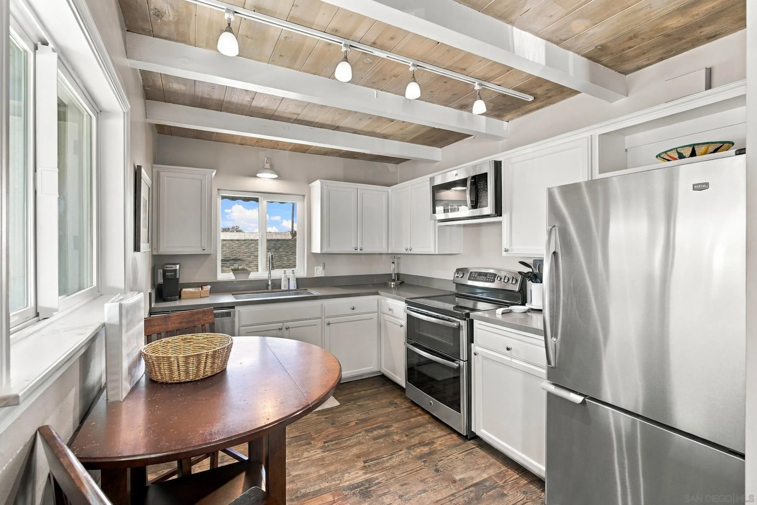 1817-19 Coast Blvd, Del Mar, CA 92014 Kitchen for Upper Unit
