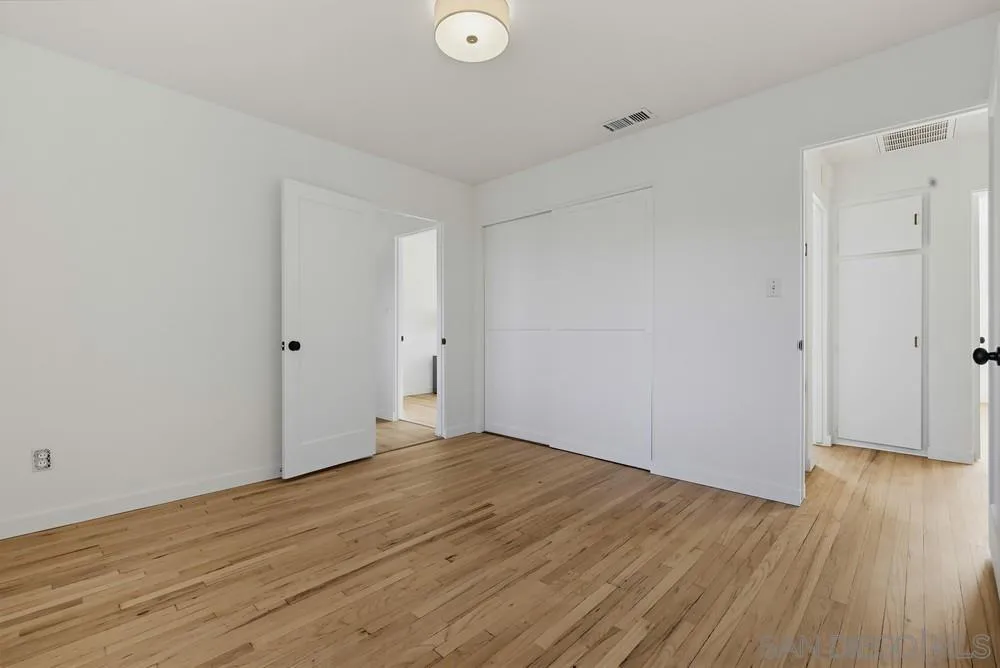 https://cdn.realtyfeed.com/cdn/127/260025700/572a4da43f01b400cbce999c13bfe91b.webp