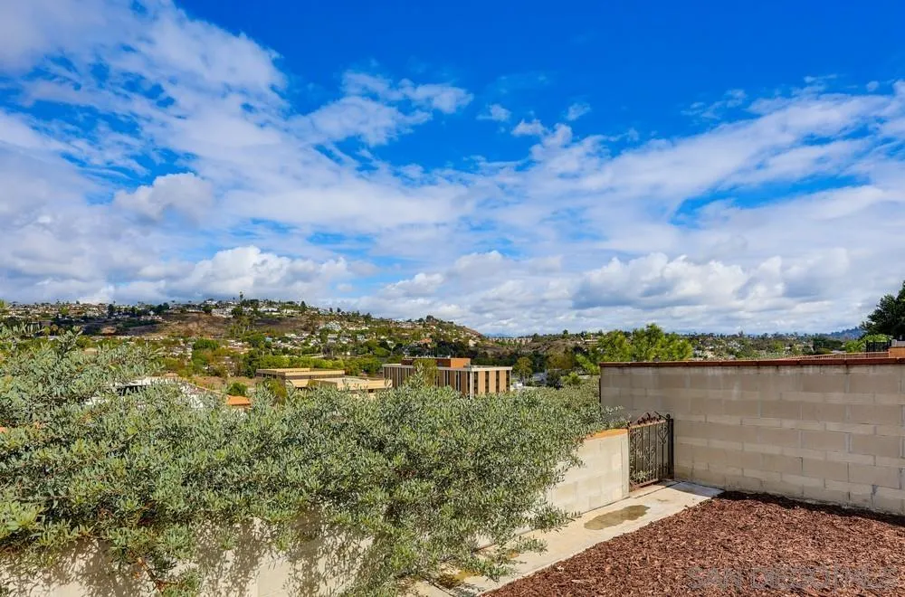 https://cdn.realtyfeed.com/cdn/127/260025700/6094f689a9bd891a57794253cbace63a.webp