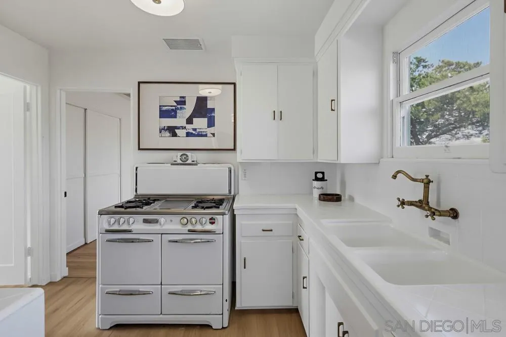 https://cdn.realtyfeed.com/cdn/127/260025700/7257fbcf4e71686826e408e18aaae220.webp