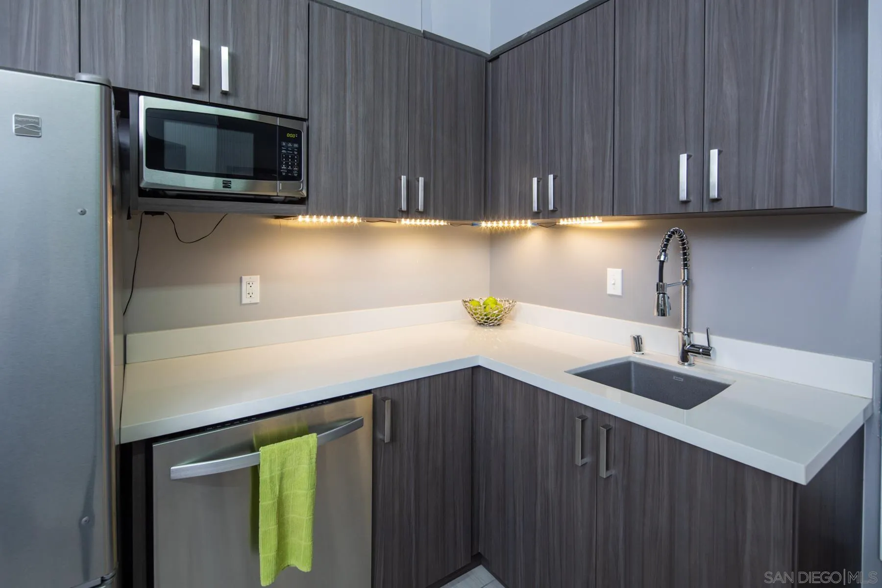 875 G St #108, San Diego, CA 92101 875 G St #108, San Diego, CA 92101