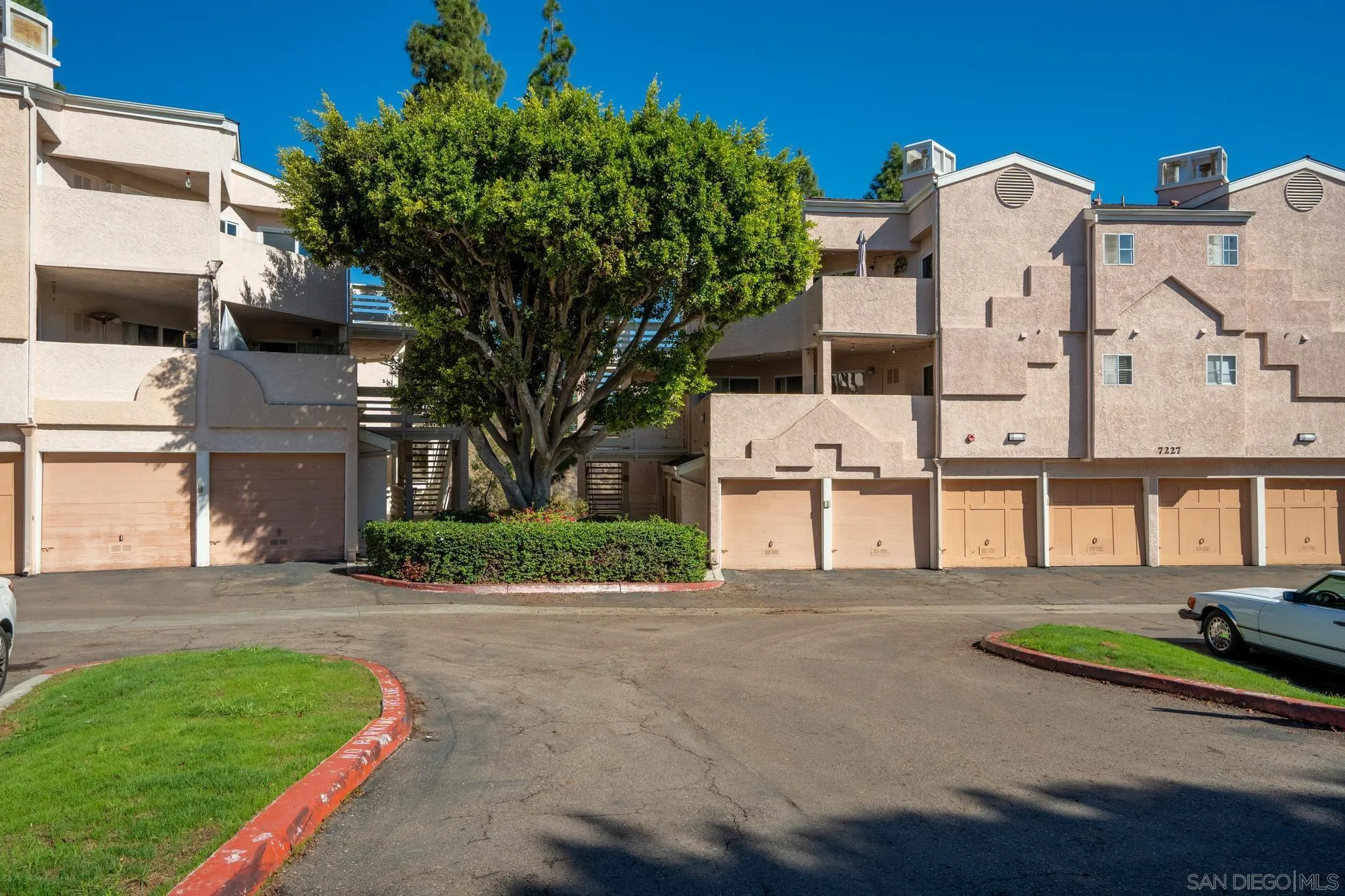 7227 Camino Degrazia, #61, San Diego, CA 92111