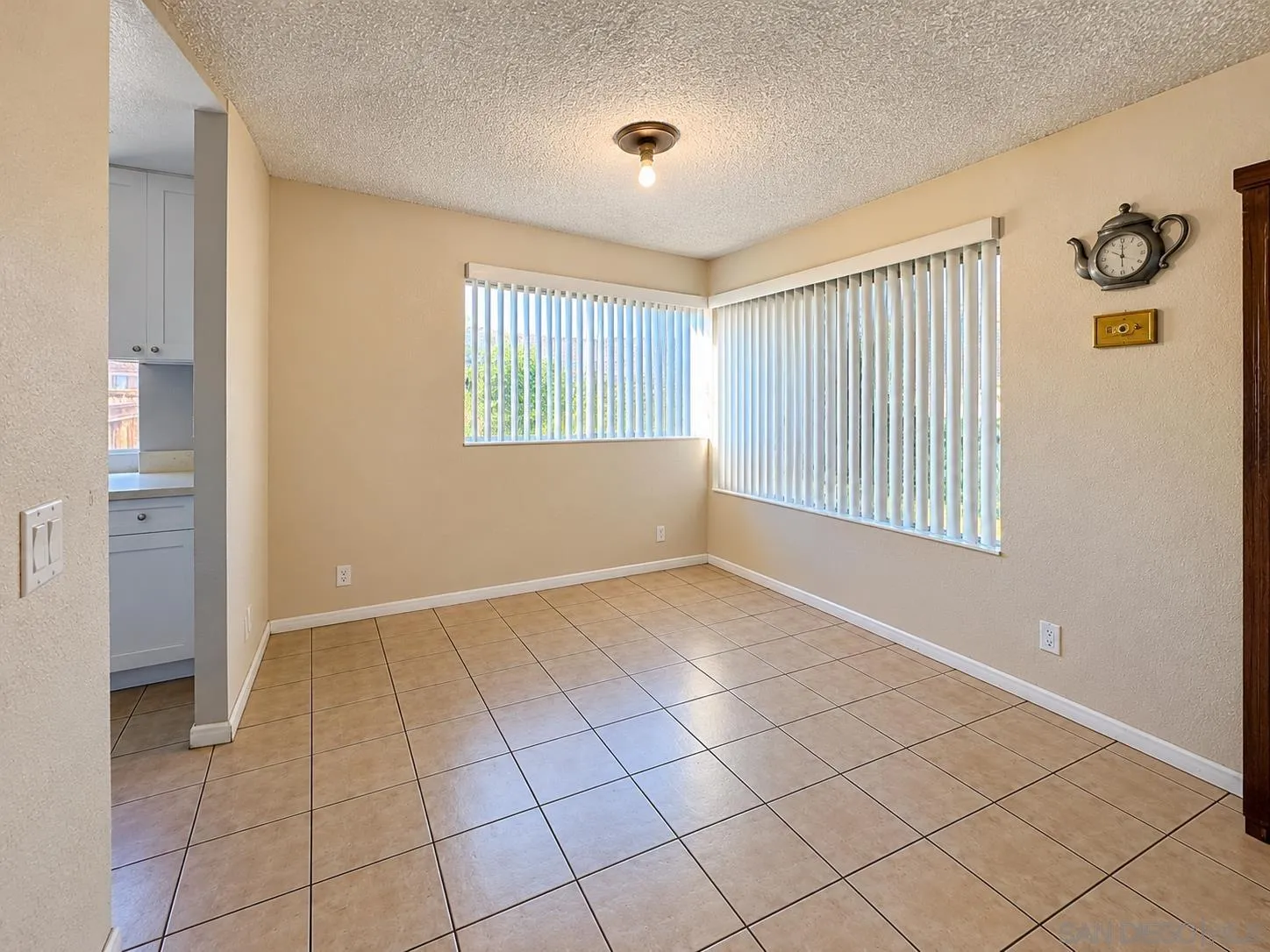 https://cdn.realtyfeed.com/cdn/127/260025719/ce3ecac3479ee79233608c6412bbfdc4.webp