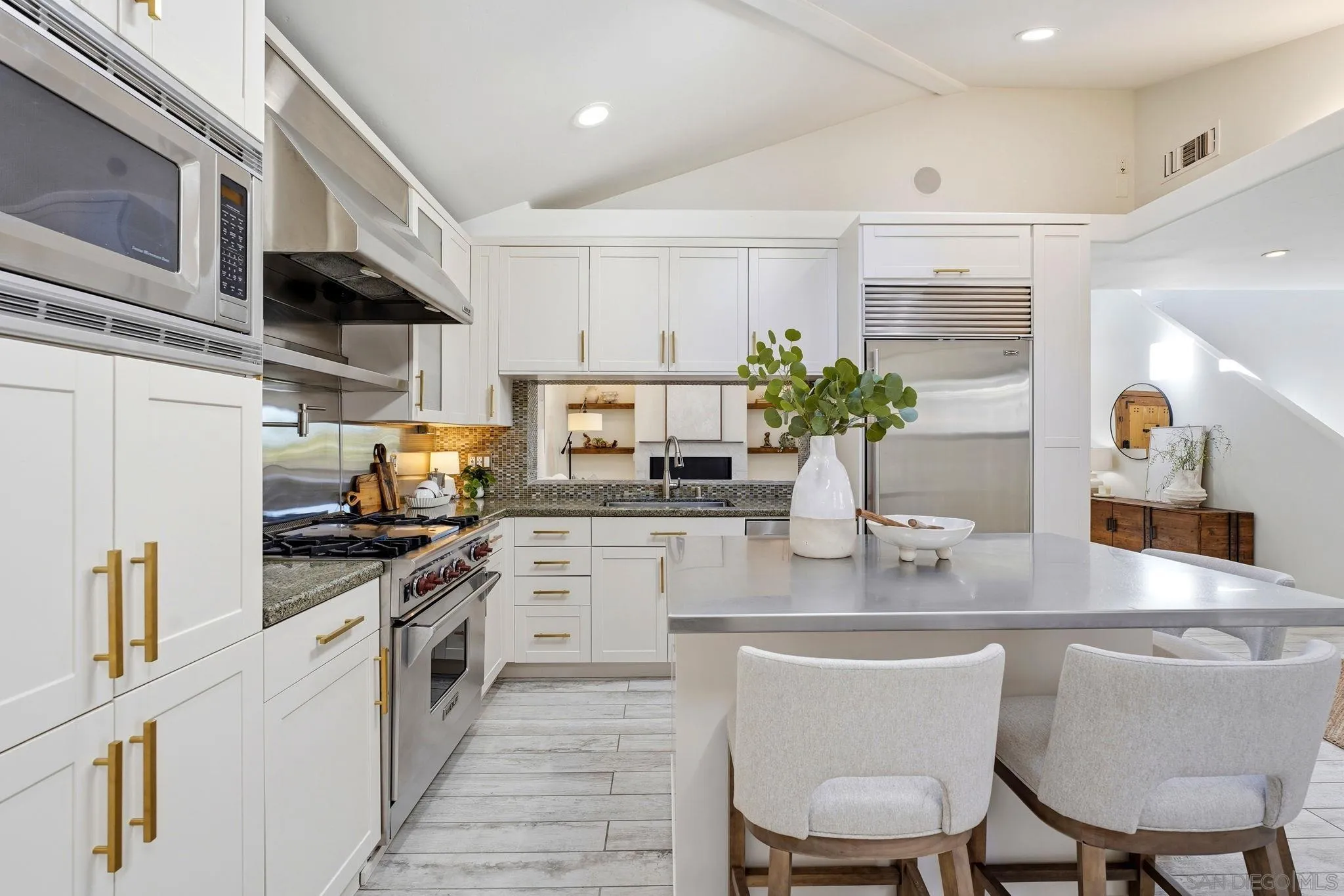 7235 Fay Ave, La Jolla, CA 92037 7235 Fay Ave, La Jolla, CA 92037