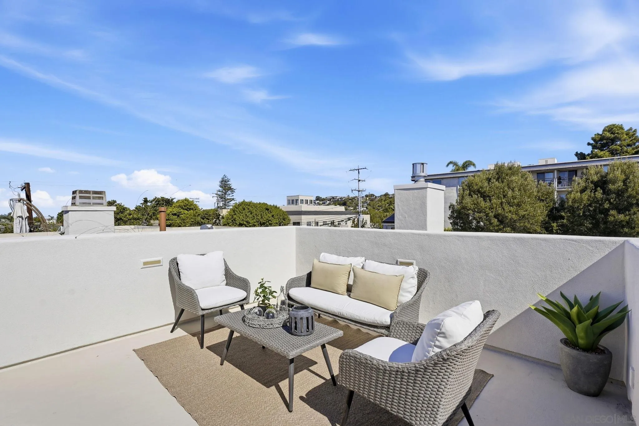 7235 Fay Ave, La Jolla, CA 92037 7235 Fay Ave, La Jolla, CA 92037