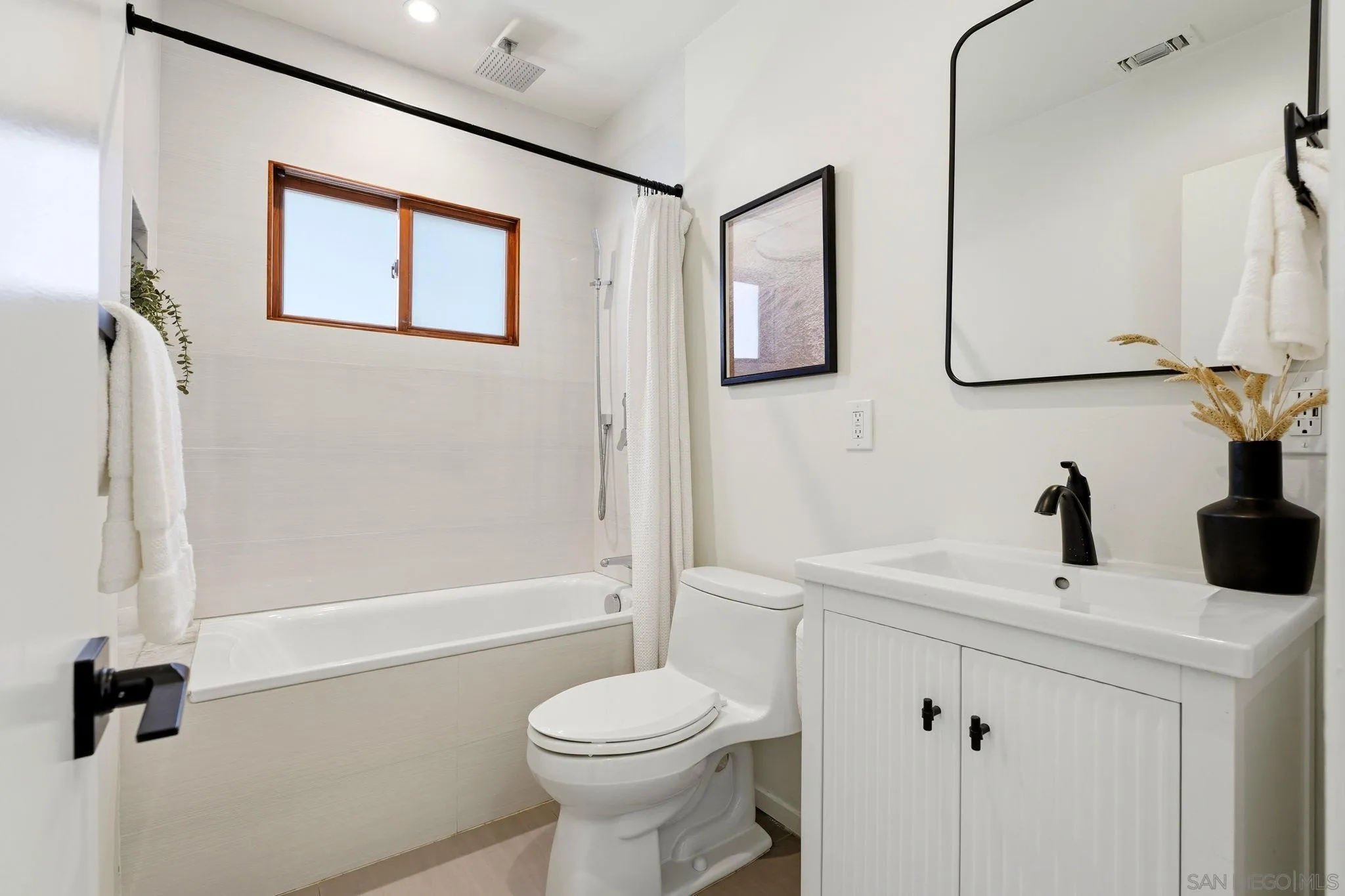 7235 Fay Ave, La Jolla, CA 92037 7235 Fay Ave, La Jolla, CA 92037