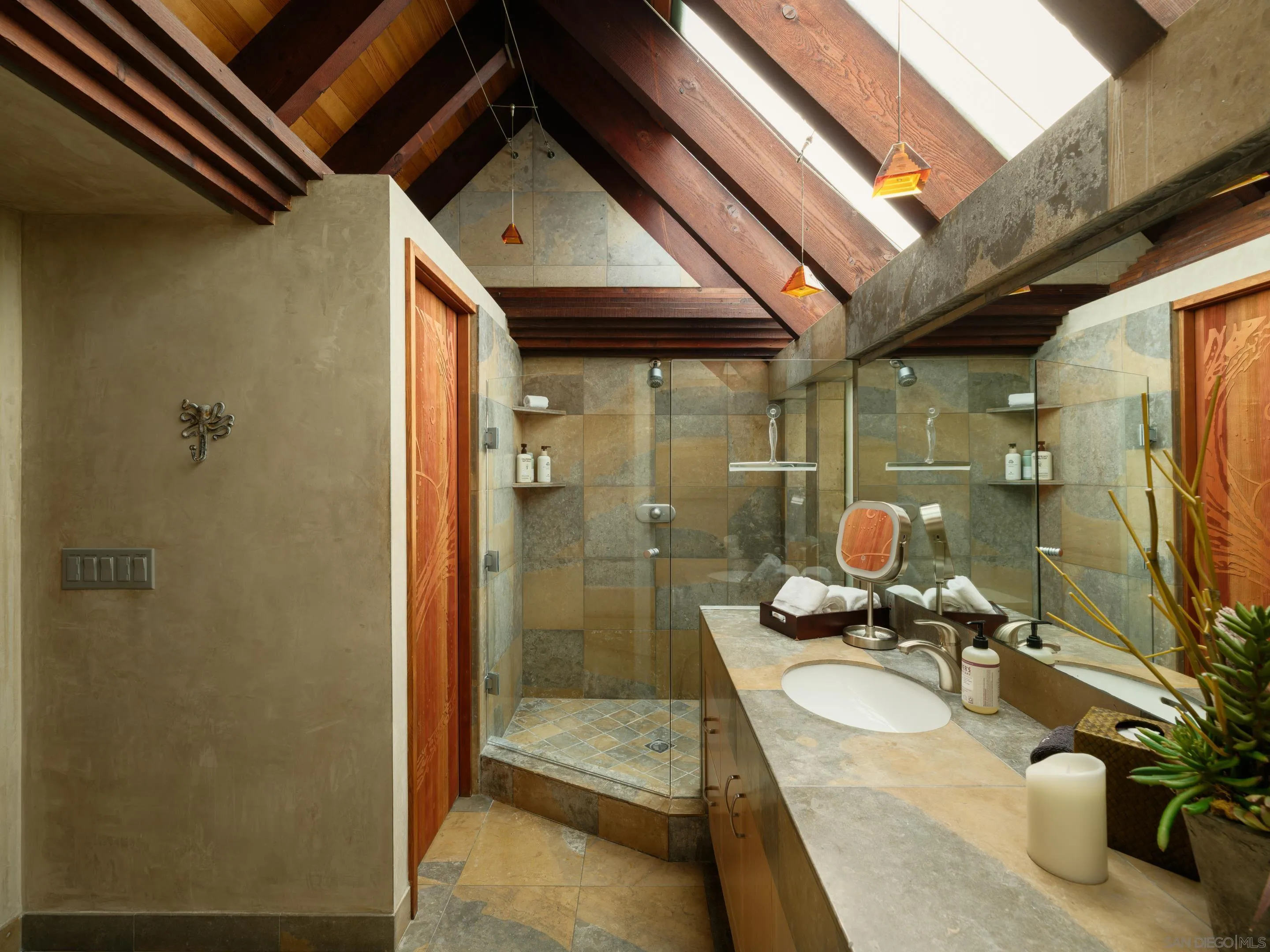 6621 Neptune Place, La Jolla, CA 92037 6621 Neptune Place, La Jolla, CA 92037