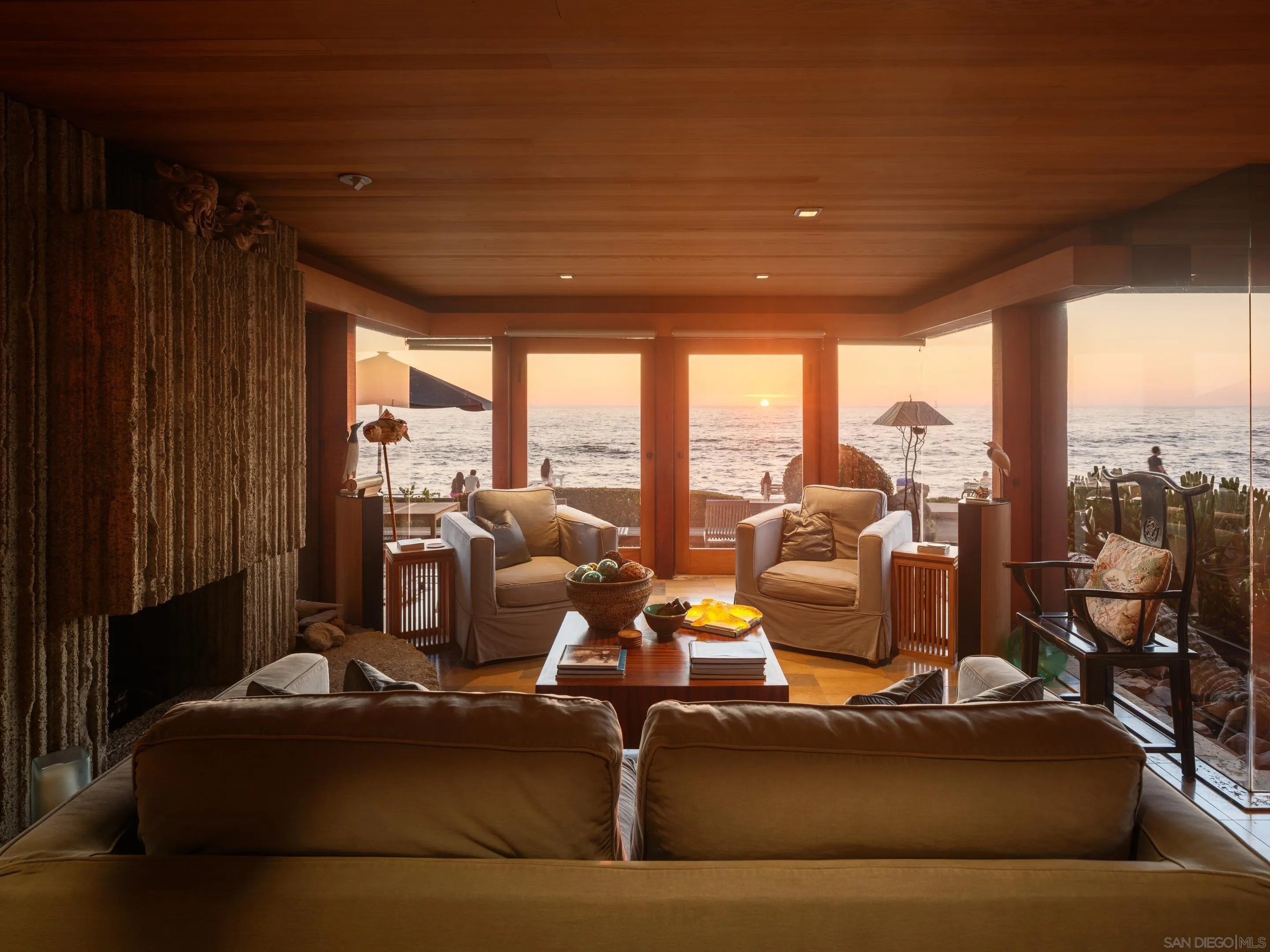 6621 Neptune Place, La Jolla, CA 92037 6621 Neptune Place, La Jolla, CA 92037