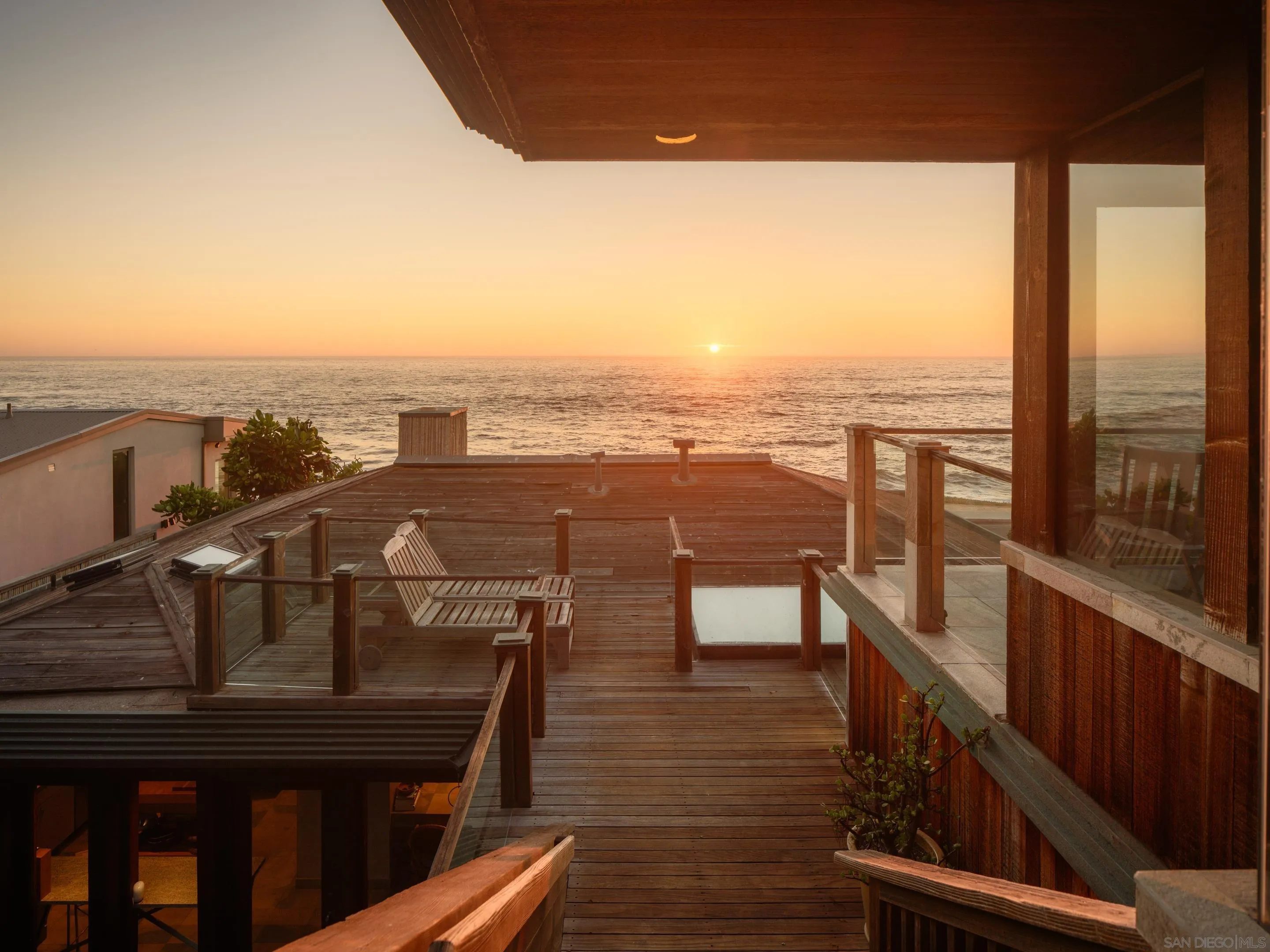 6621 Neptune Place, La Jolla, CA 92037 6621 Neptune Place, La Jolla, CA 92037