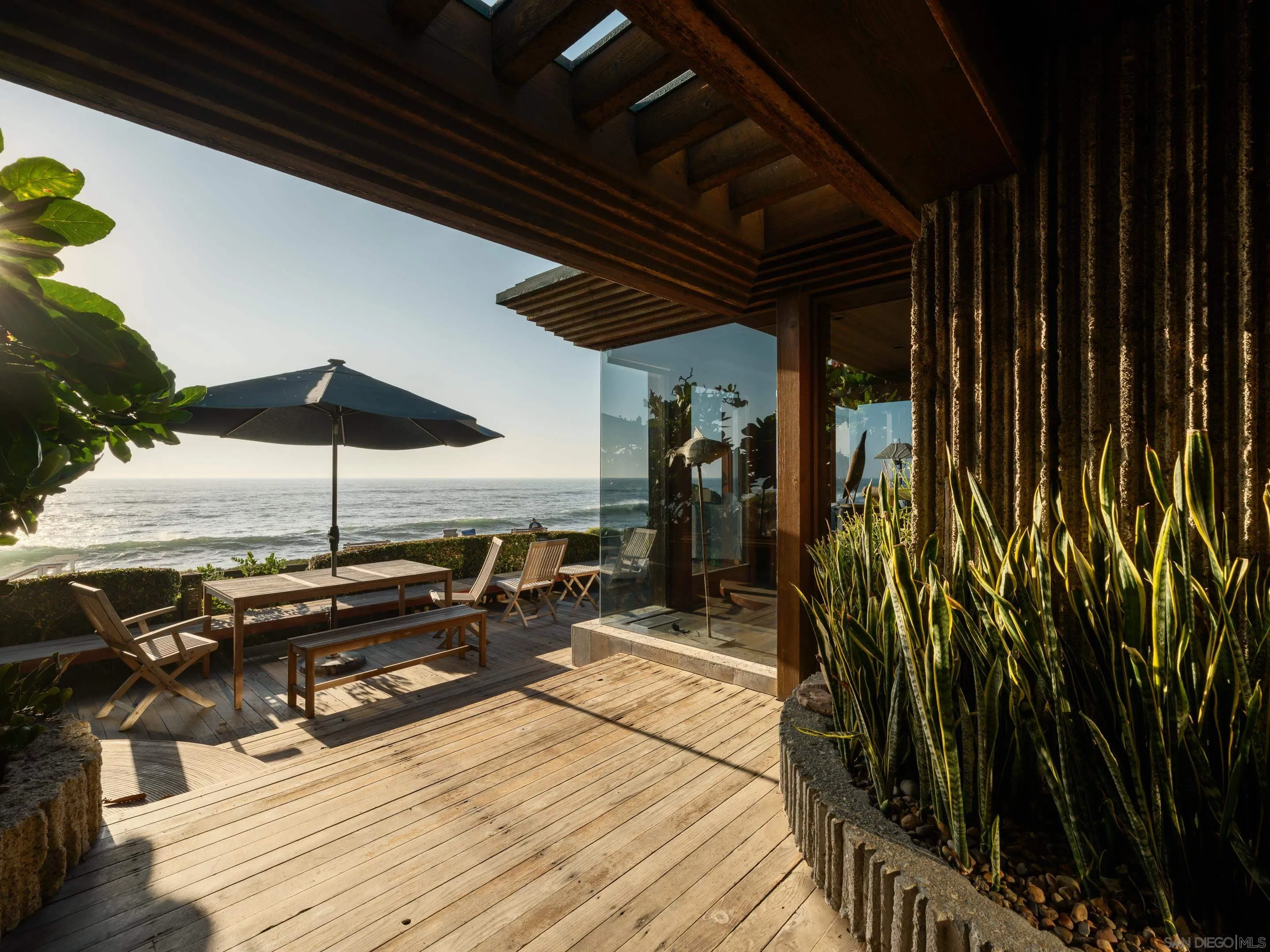 6621 Neptune Place, La Jolla, CA 92037 6621 Neptune Place, La Jolla, CA 92037