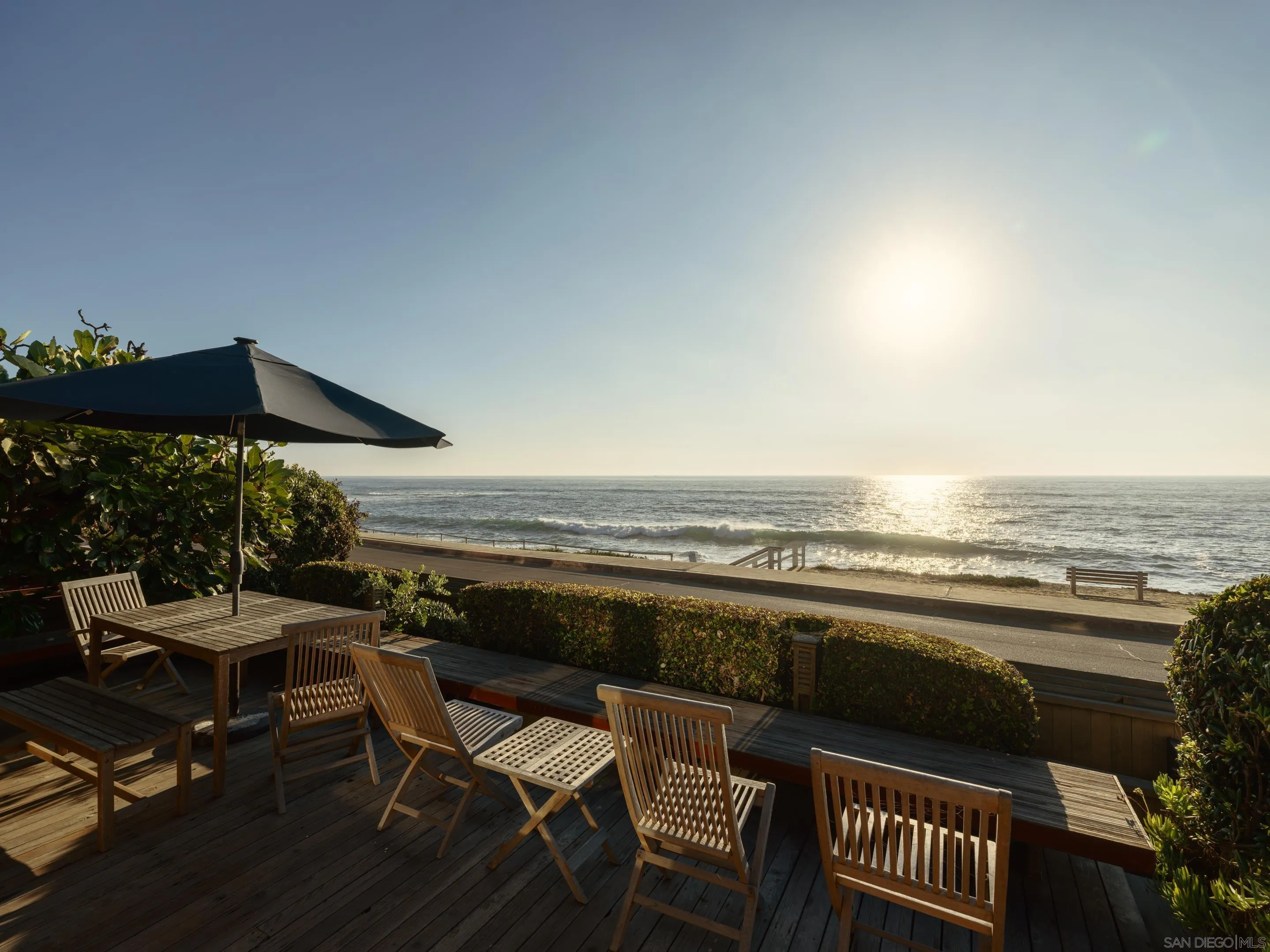 6621 Neptune Place, La Jolla, CA 92037 6621 Neptune Place, La Jolla, CA 92037
