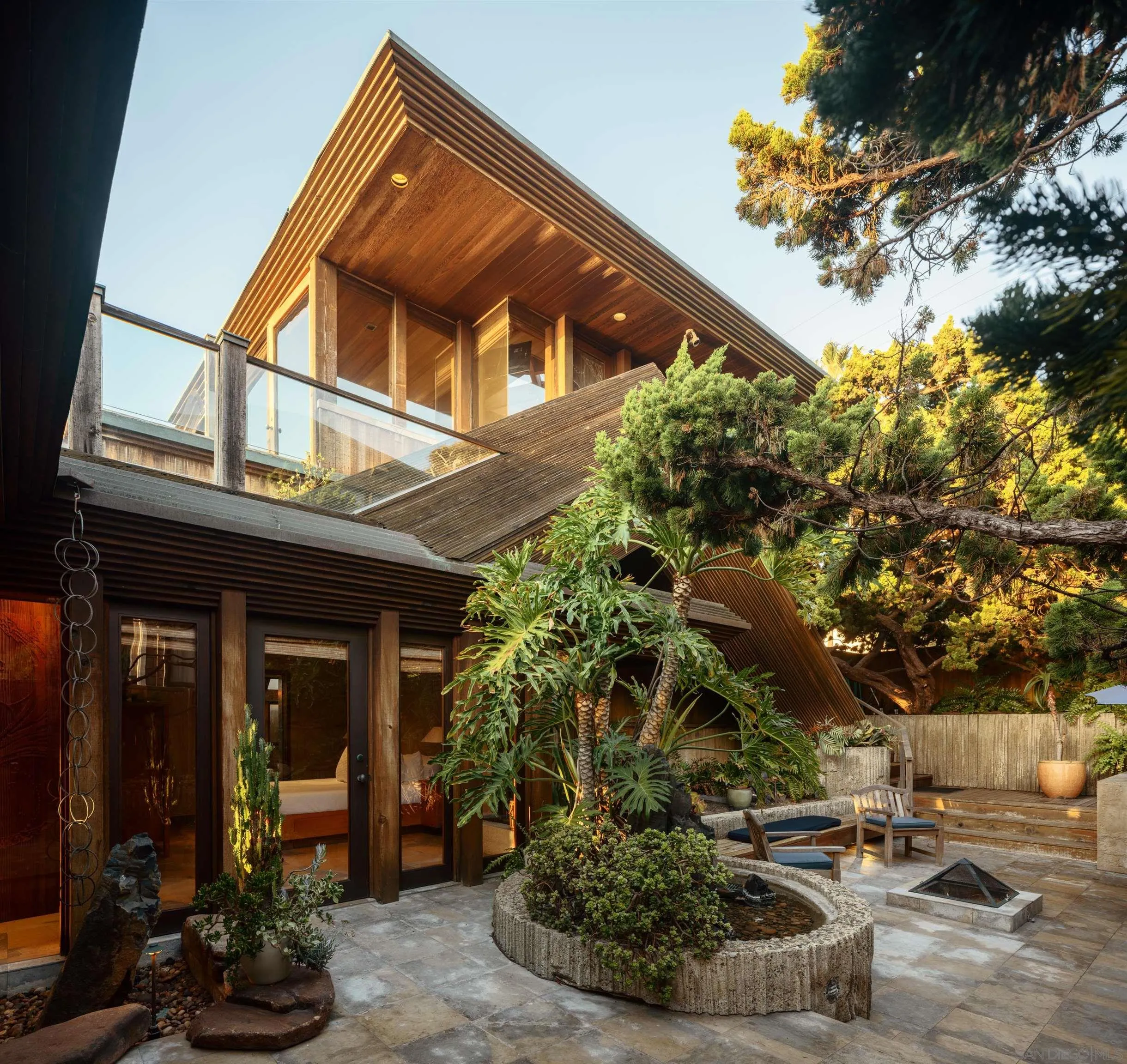 6621 Neptune Place, La Jolla, CA 92037 6621 Neptune Place, La Jolla, CA 92037