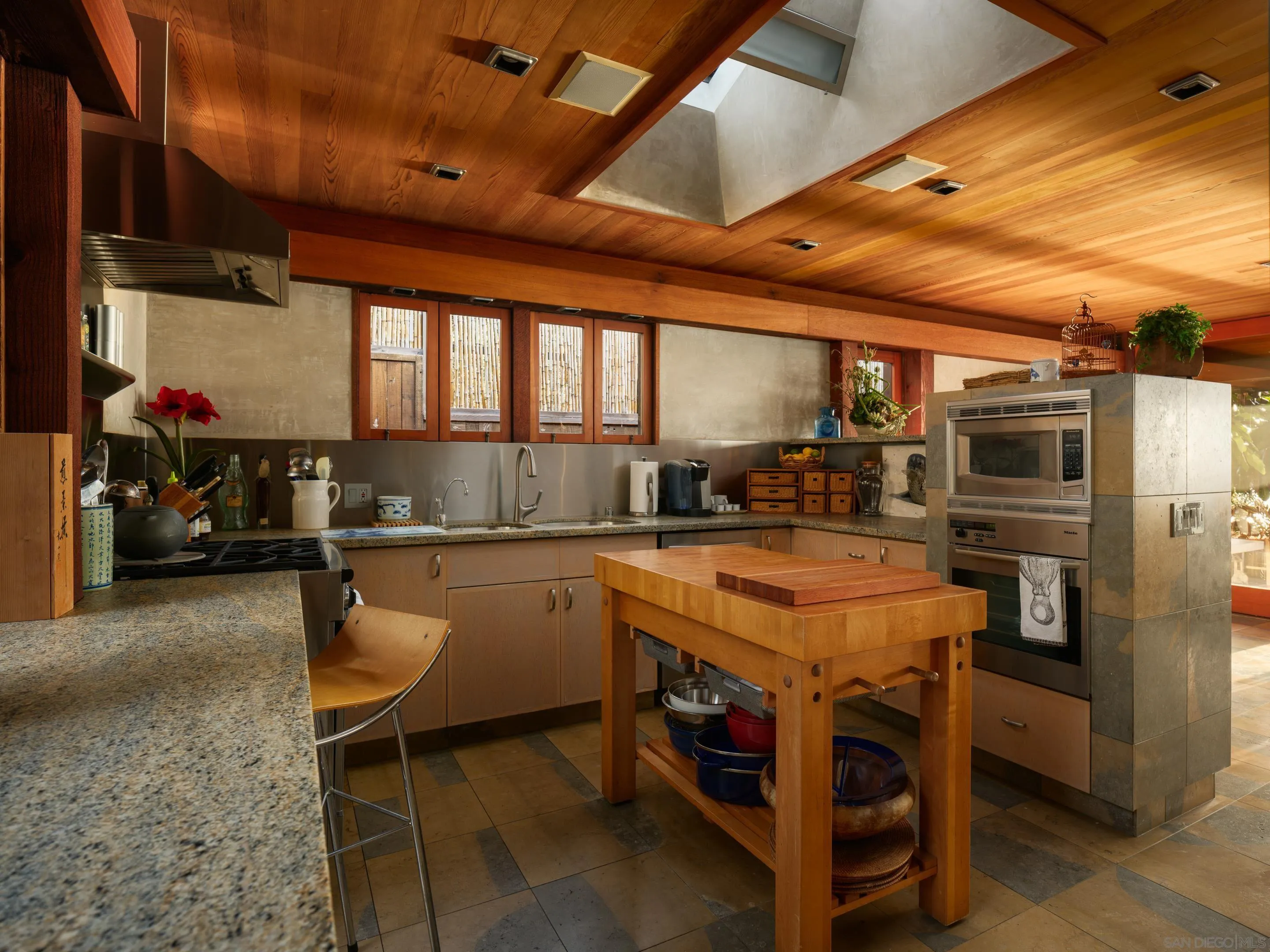 6621 Neptune Place, La Jolla, CA 92037 6621 Neptune Place, La Jolla, CA 92037