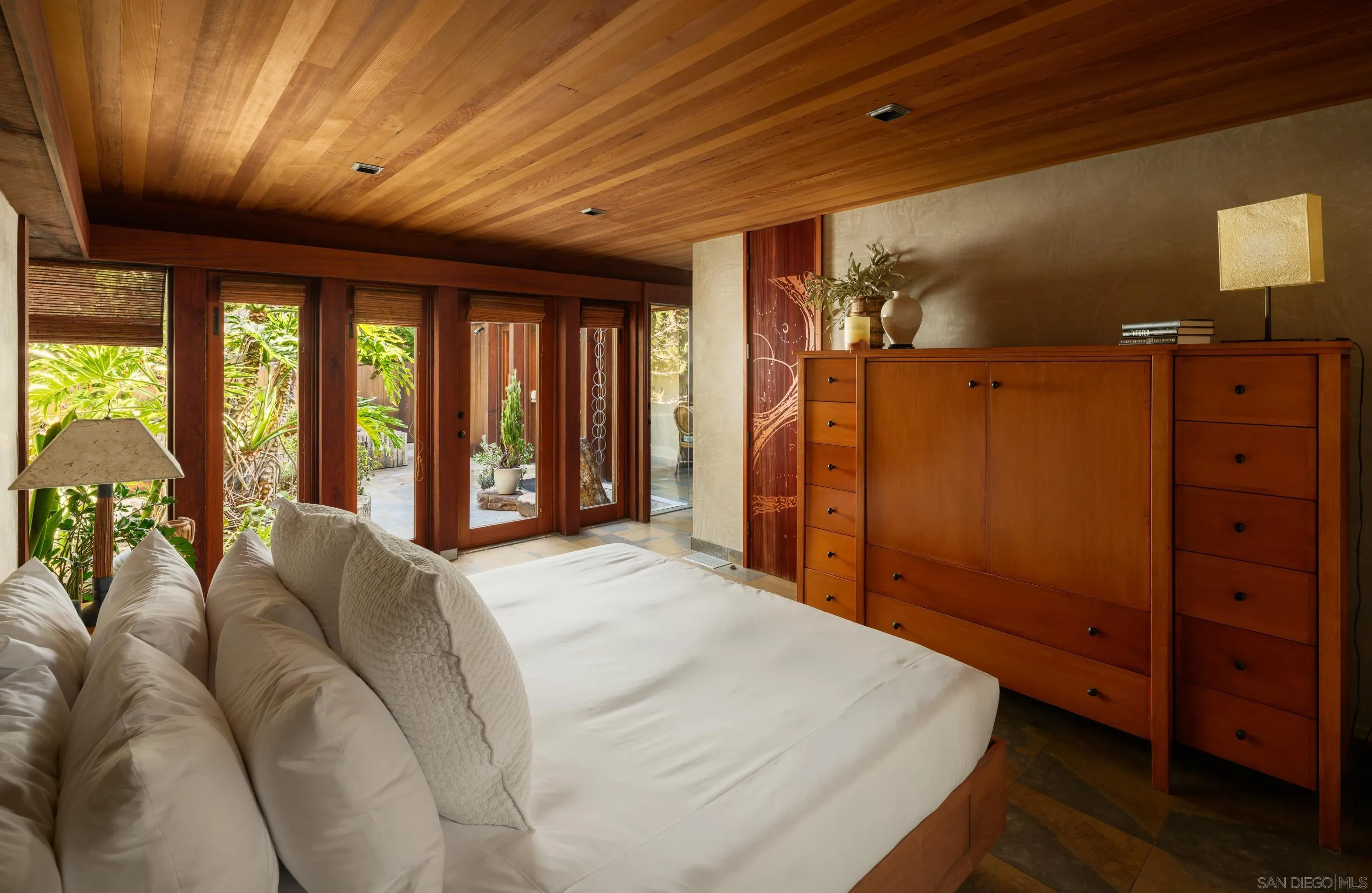 6621 Neptune Place, La Jolla, CA 92037 6621 Neptune Place, La Jolla, CA 92037