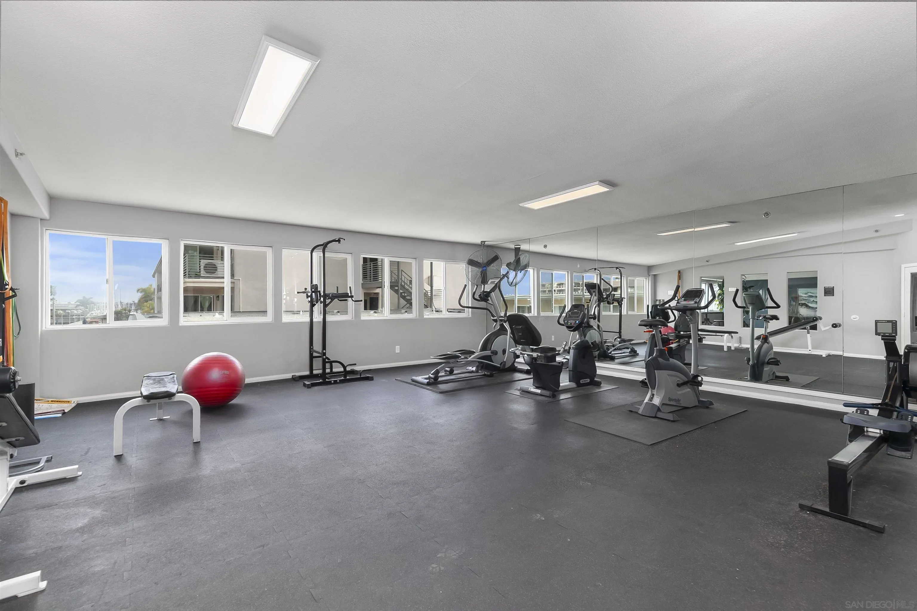 1021 Scott, #107, San Diego, CA 92106 1021 Scott, #107, San Diego, CA 92106