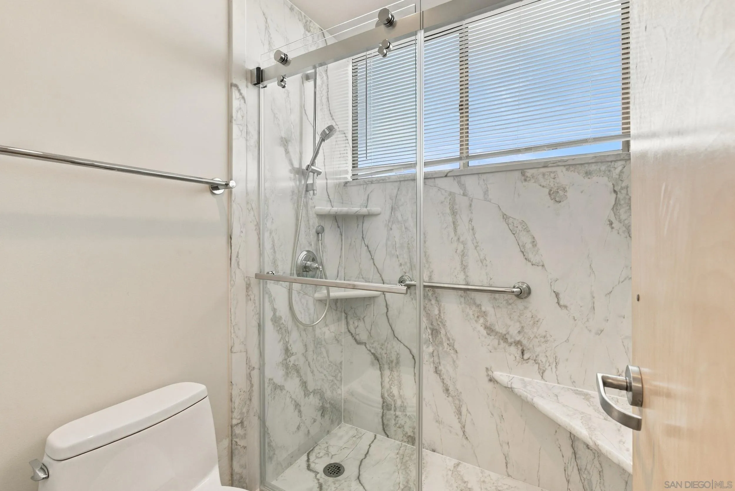 https://cdn.realtyfeed.com/cdn/127/260025734/03cbe7eccf2d122defa49061b6f7256a.webp