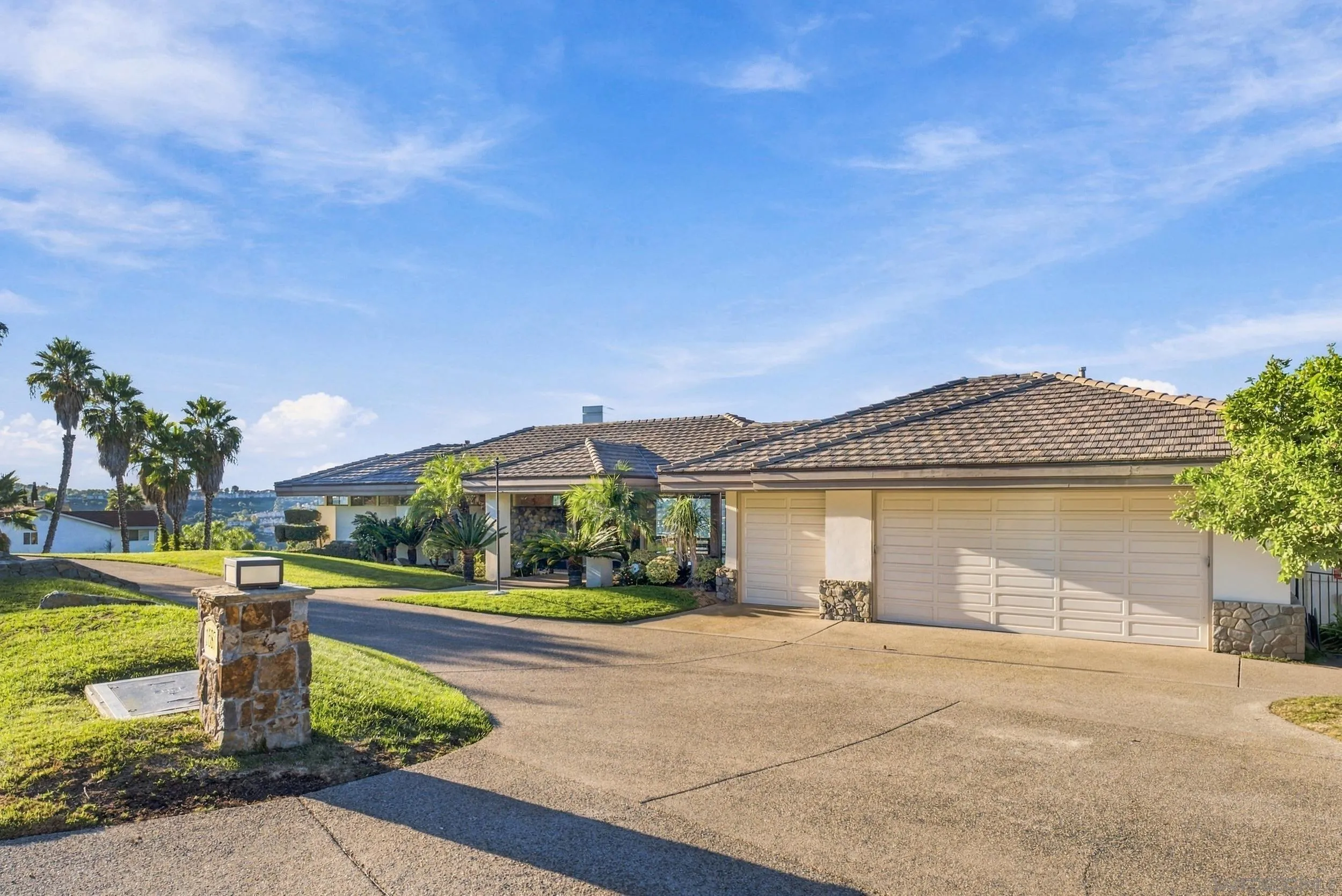 https://cdn.realtyfeed.com/cdn/127/260025734/822fd99648856d4c1acb73f6f3ca2418.webp