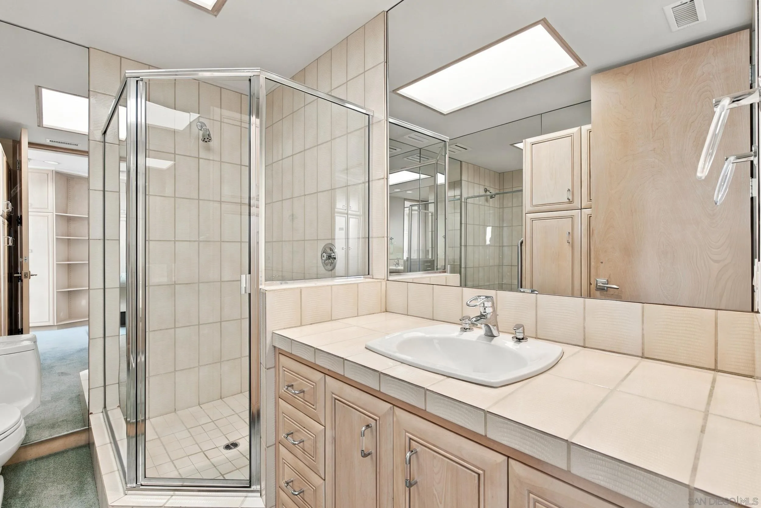 https://cdn.realtyfeed.com/cdn/127/260025734/a3bb7dc8b435a973e4dbc23921d1e468.webp