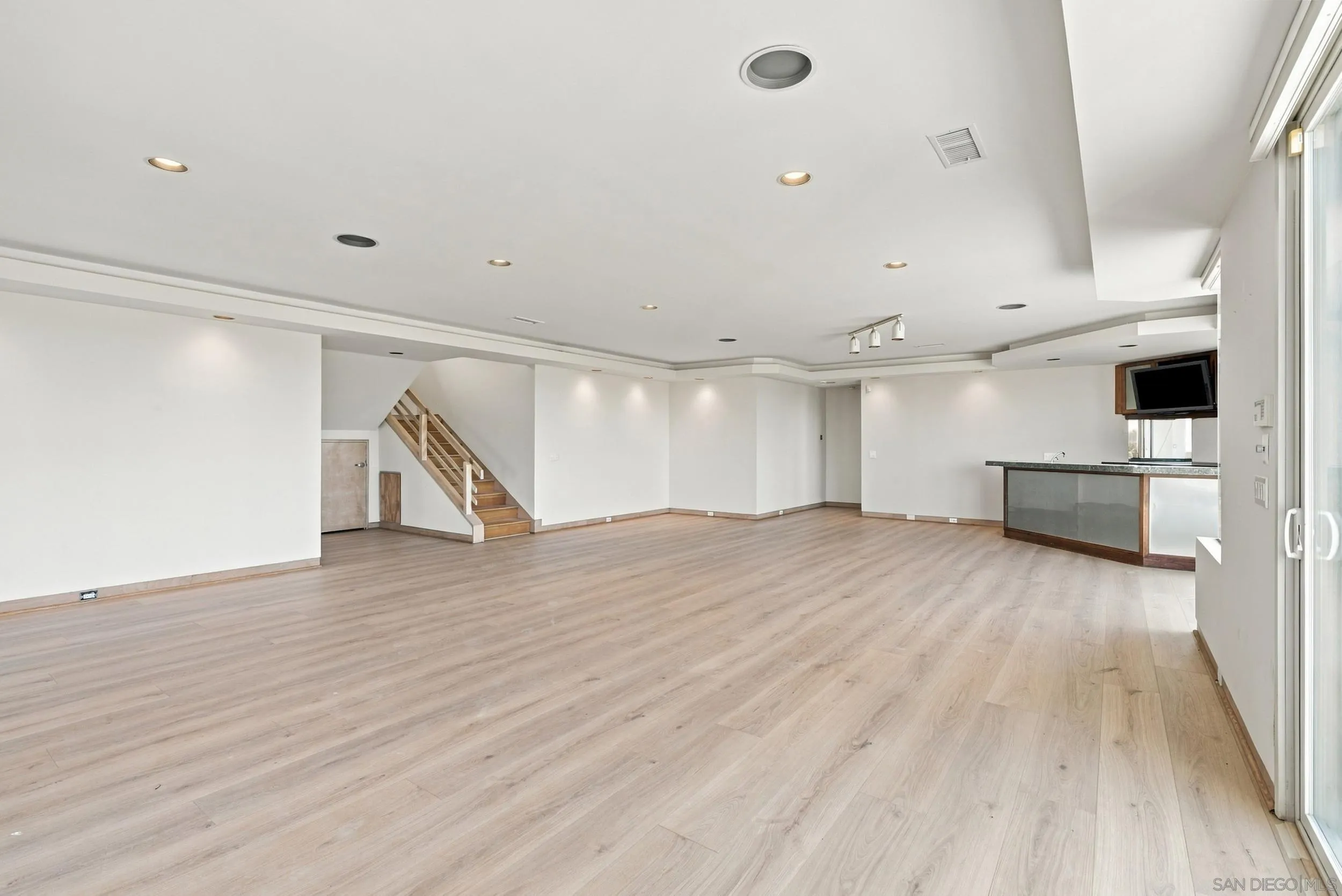 https://cdn.realtyfeed.com/cdn/127/260025734/b2a21b83f5e7c373215b1d2dde7ea616.webp