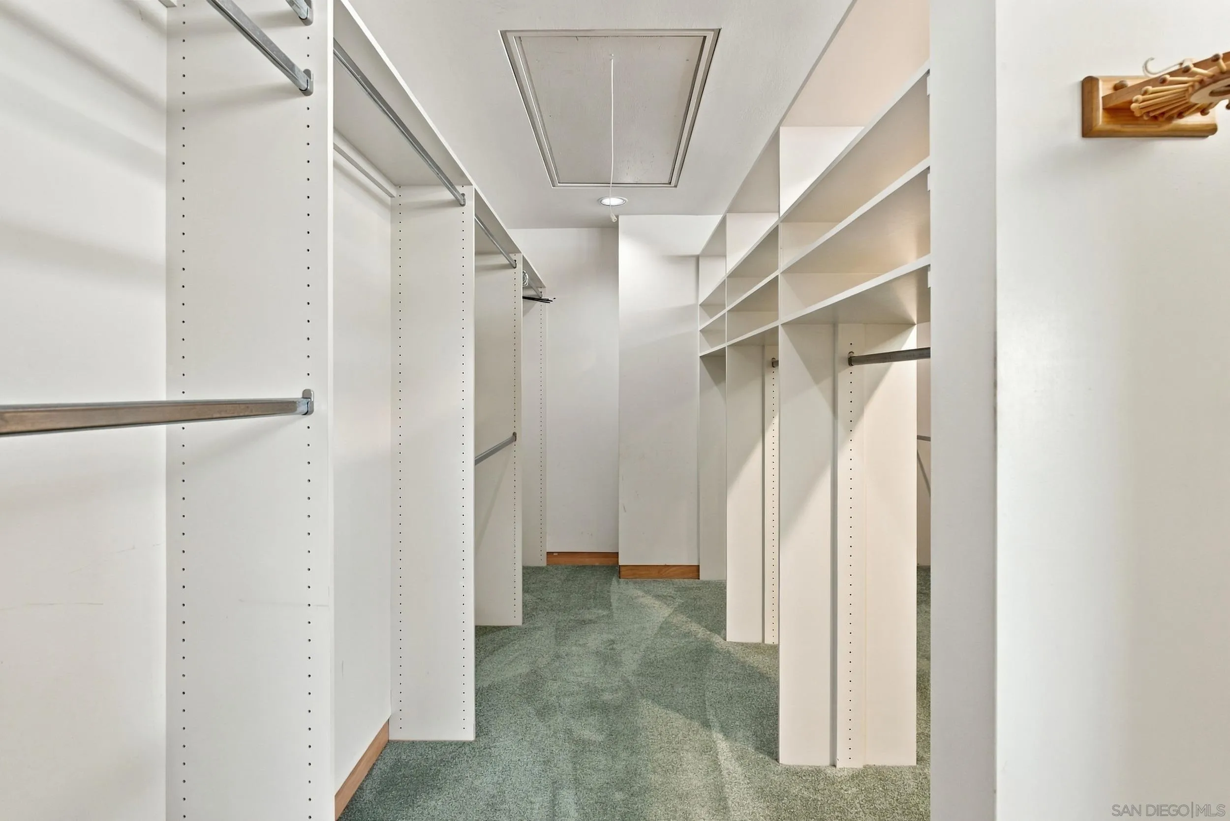 https://cdn.realtyfeed.com/cdn/127/260025734/b5acf7a0f71dbd756bbfc481a883c882.webp