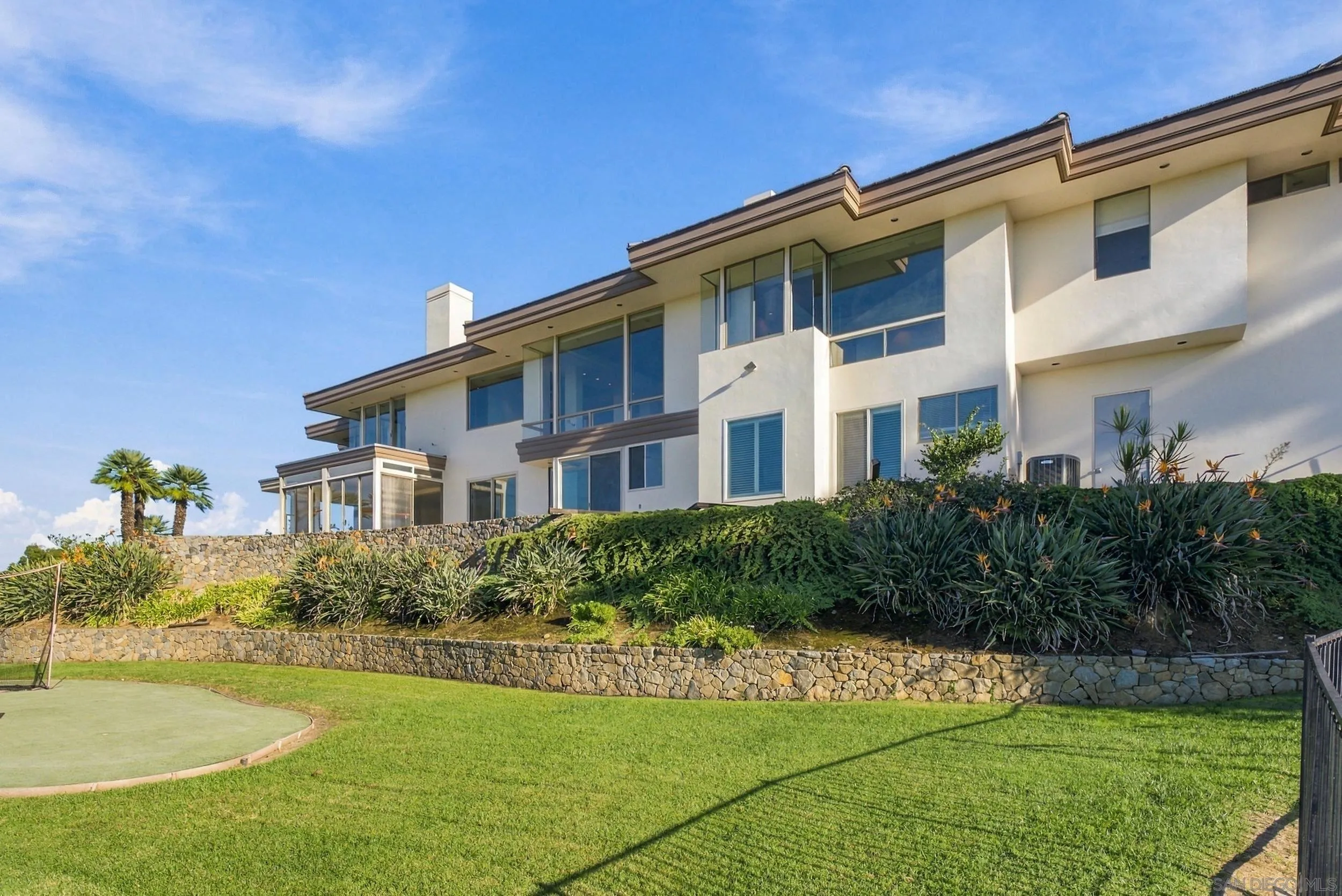 https://cdn.realtyfeed.com/cdn/127/260025734/c4cdce28cc768919735c5291229b66ea.webp