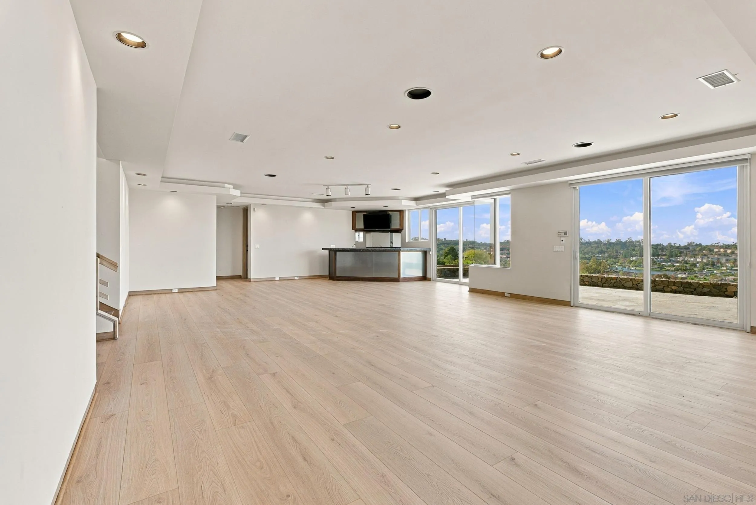 https://cdn.realtyfeed.com/cdn/127/260025734/c50a4ac8dc2a0b1db7e01d92d19c191b.webp