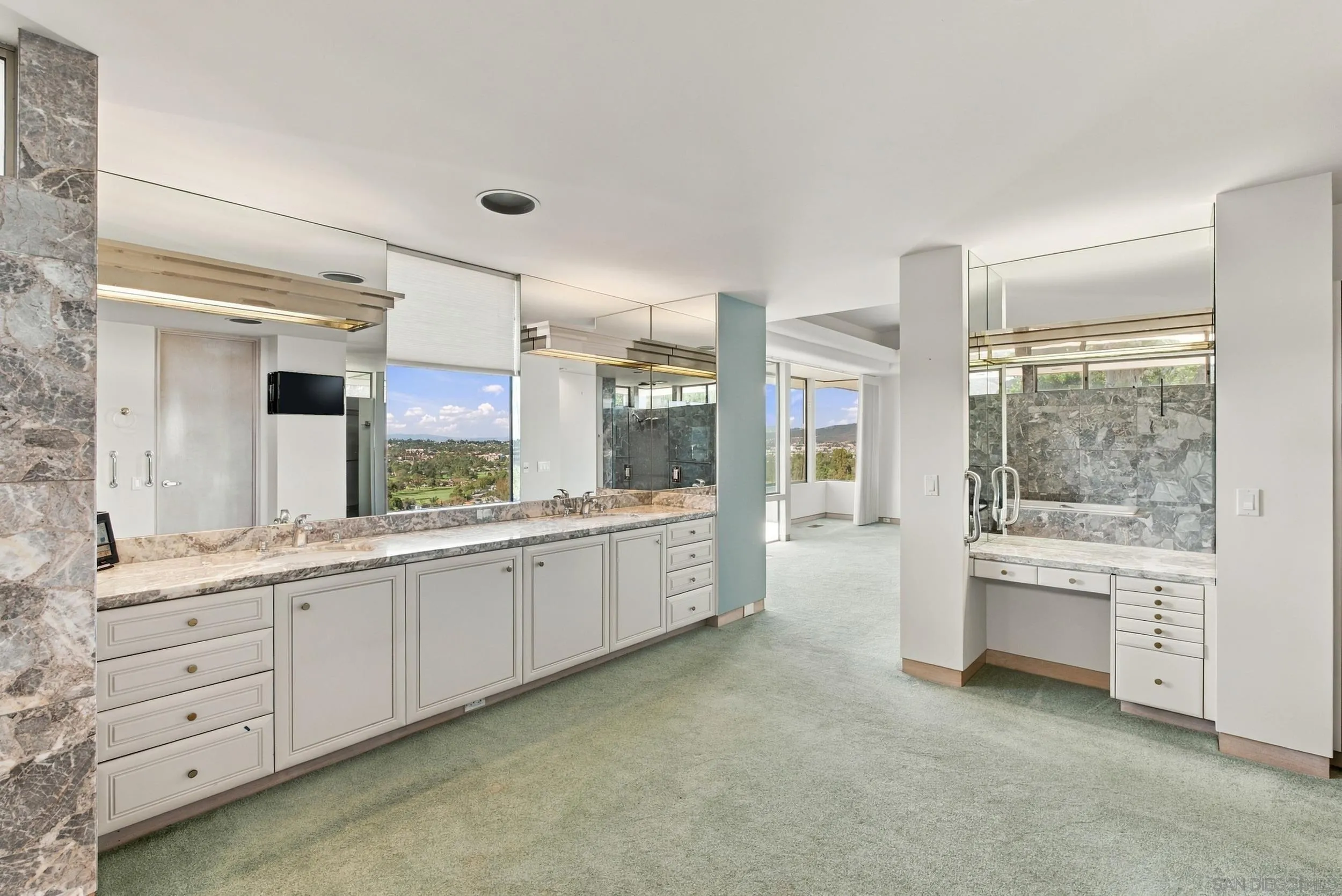 https://cdn.realtyfeed.com/cdn/127/260025734/ed7c5c73b9cb4b5972dc1fc2256b2c7d.webp