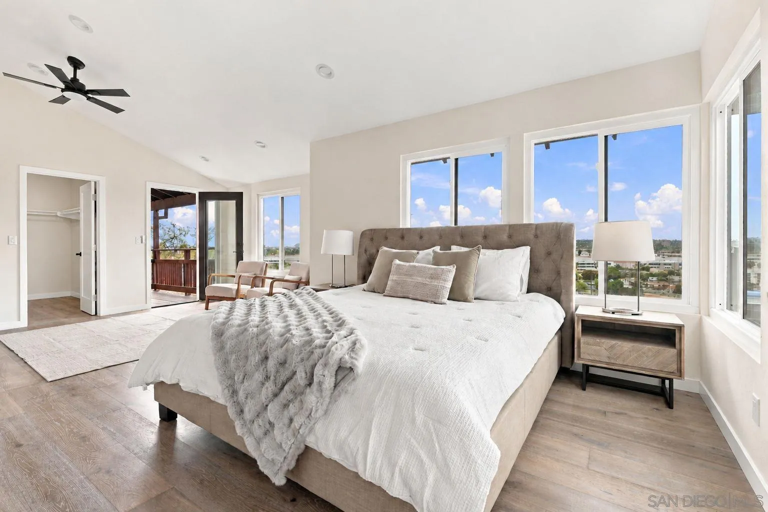 4008 Ampudia St, San Diego, CA 92110 4008 Ampudia St, San Diego, CA 92110